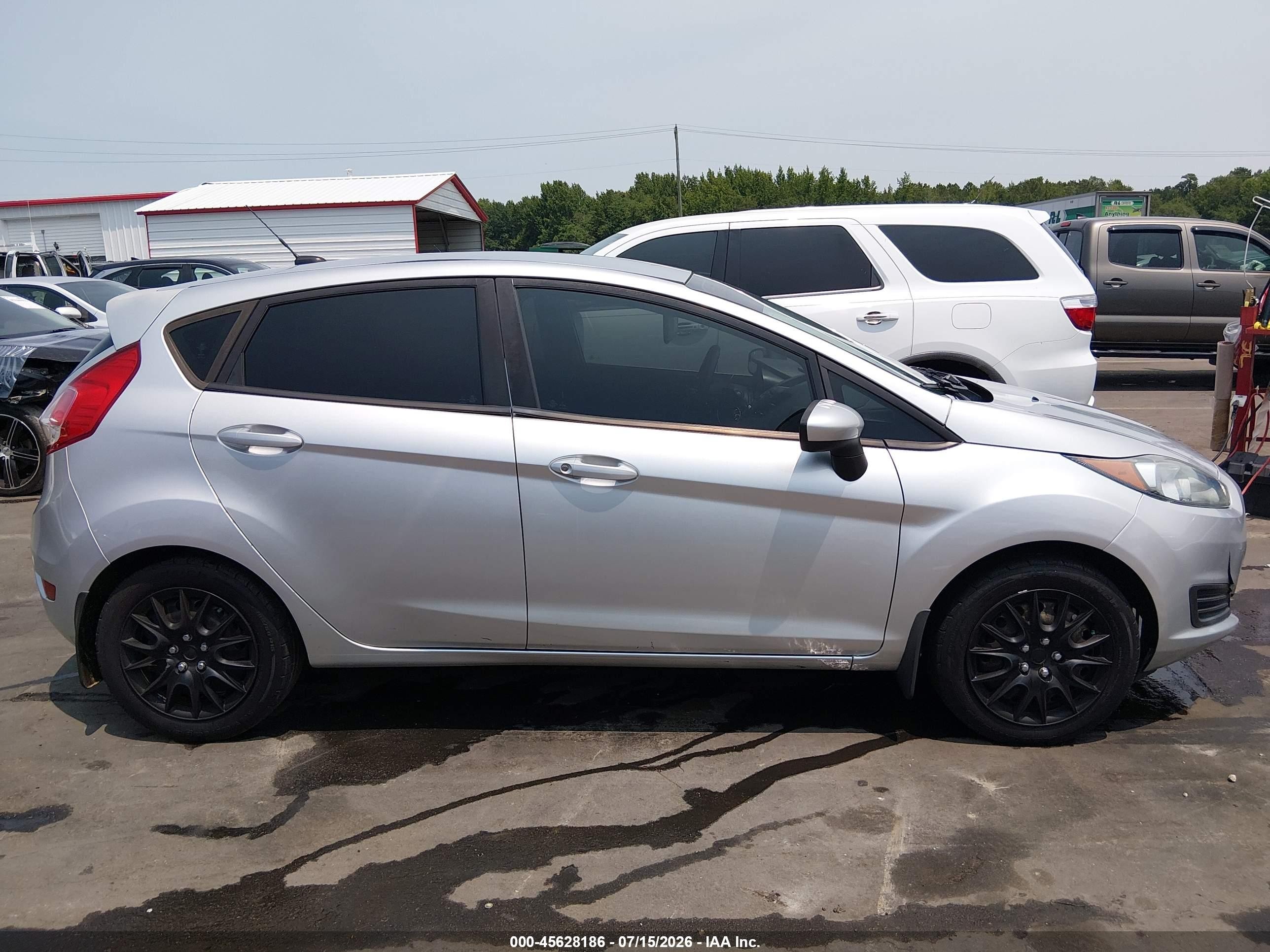2014 Ford Fiesta S Silver vin: 3FADP4TJ8EM148173