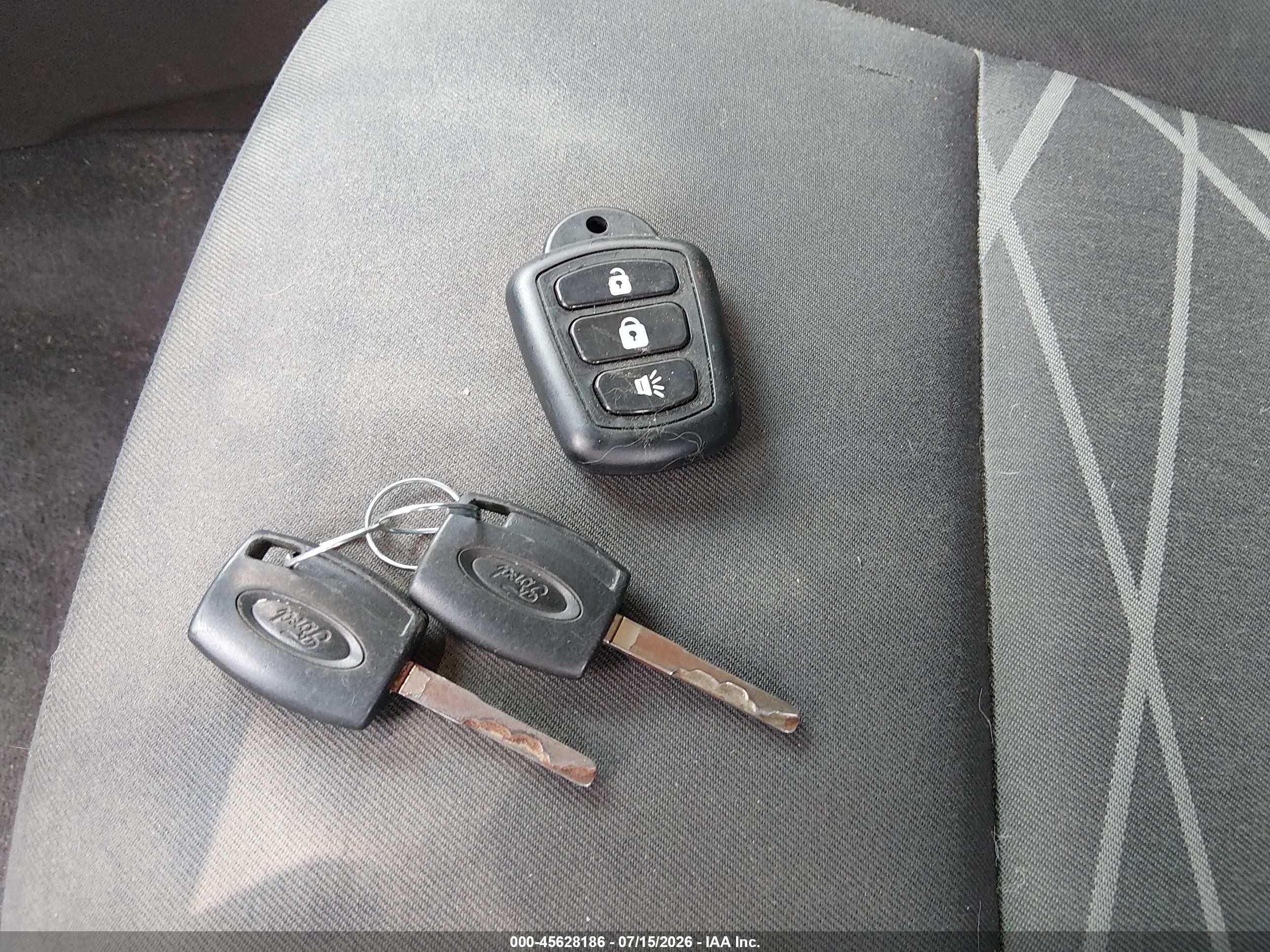 2014 Ford Fiesta S Silver vin: 3FADP4TJ8EM148173
