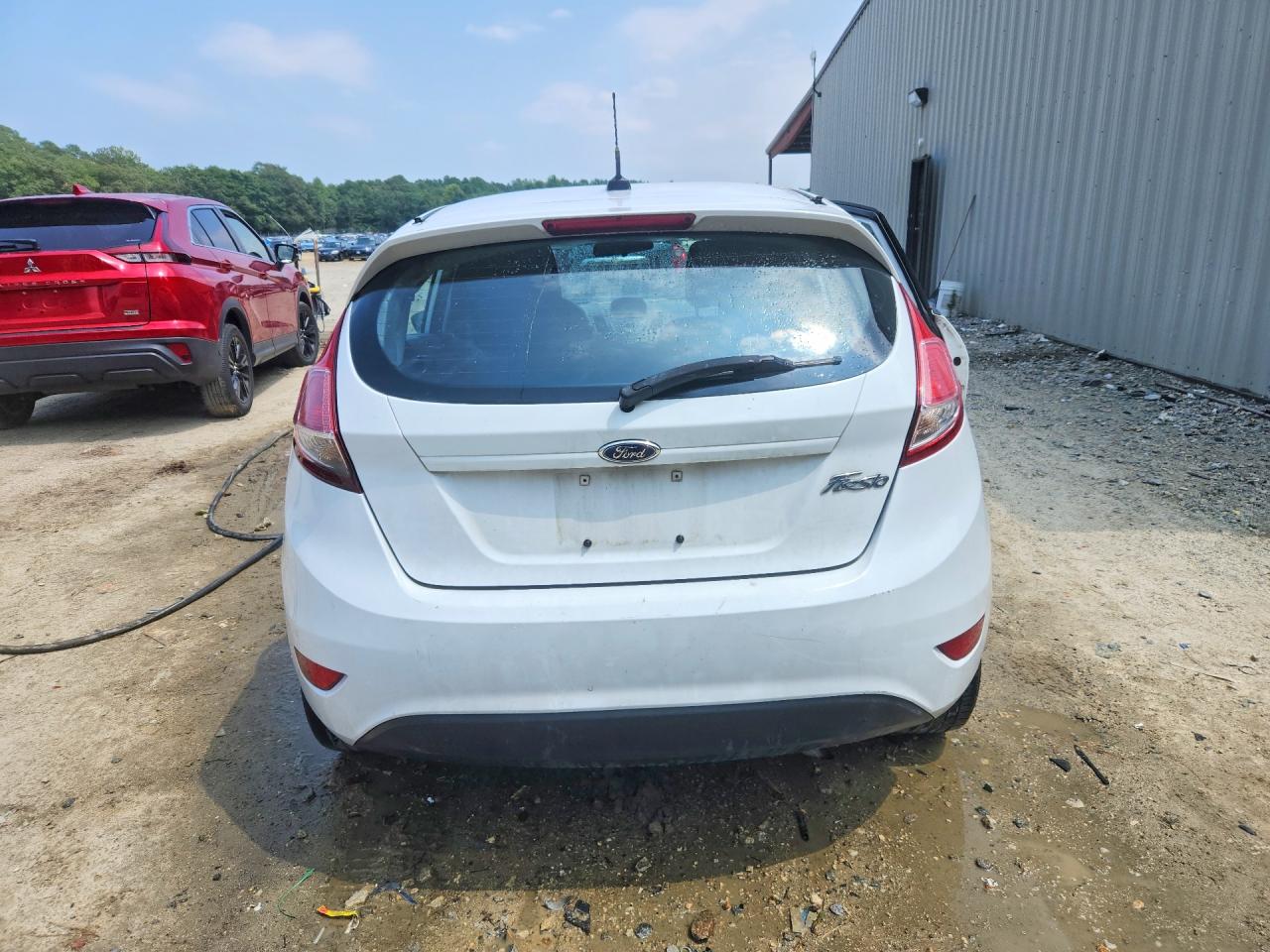 2014 Ford Fiesta S White vin: 3FADP4TJ8EM199687
