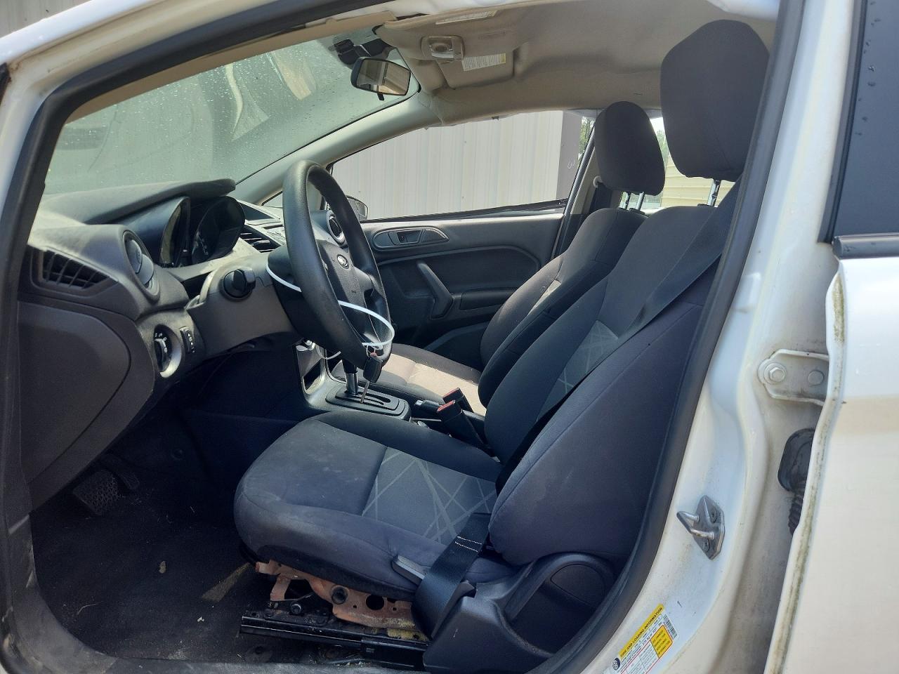 2014 Ford Fiesta S White vin: 3FADP4TJ8EM199687