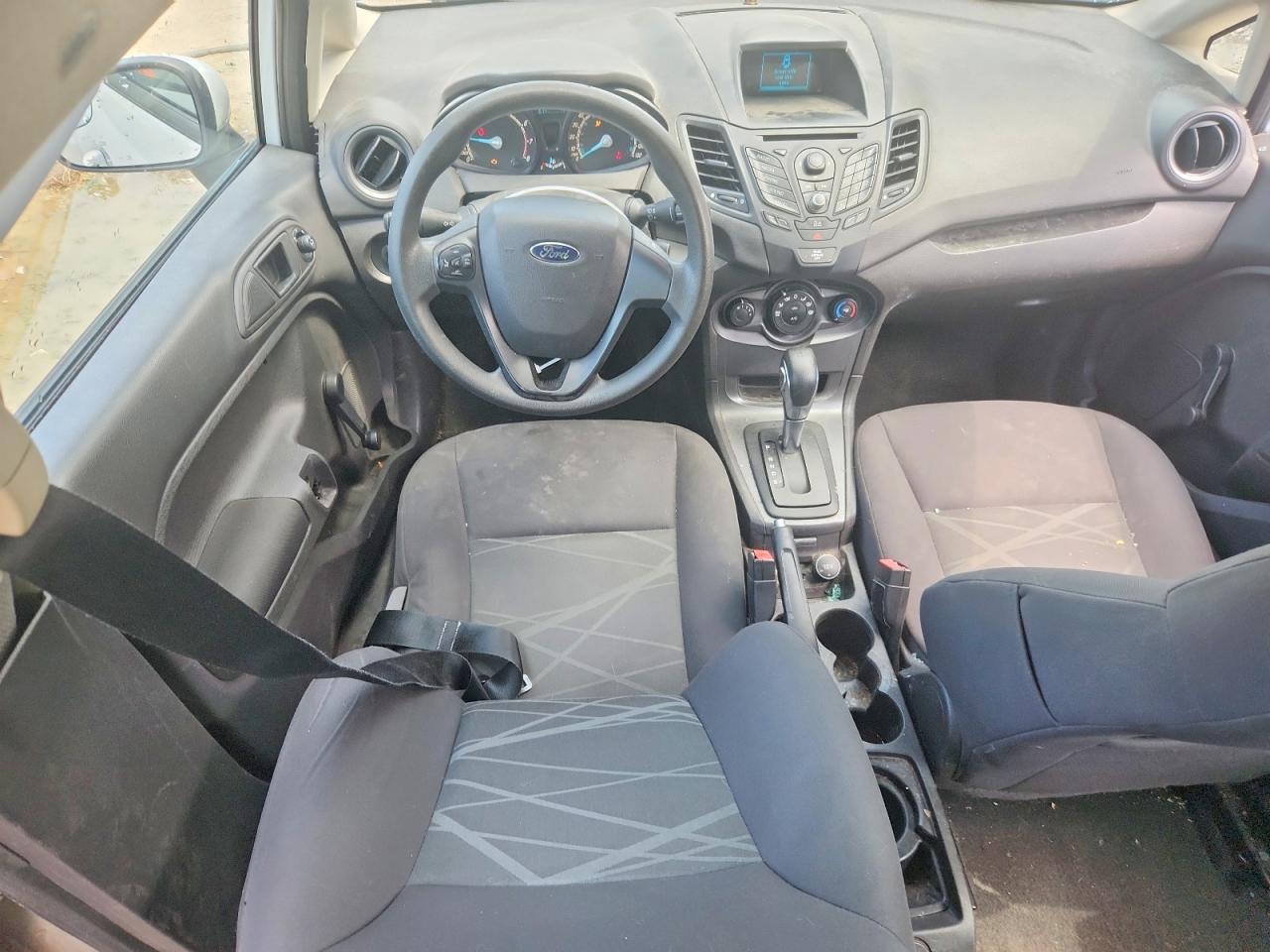 2014 Ford Fiesta S White vin: 3FADP4TJ8EM199687