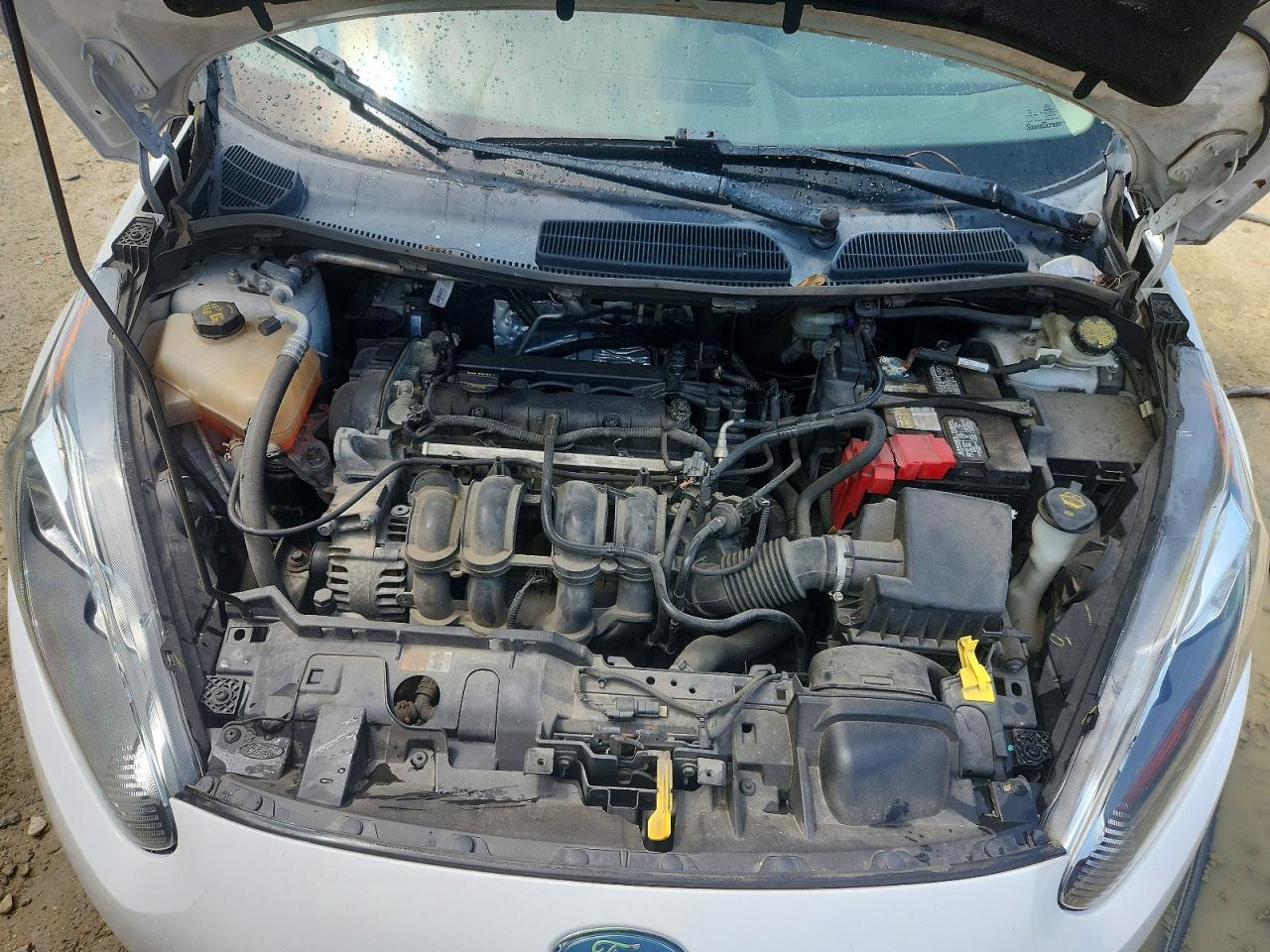 2014 Ford Fiesta S White vin: 3FADP4TJ8EM199687