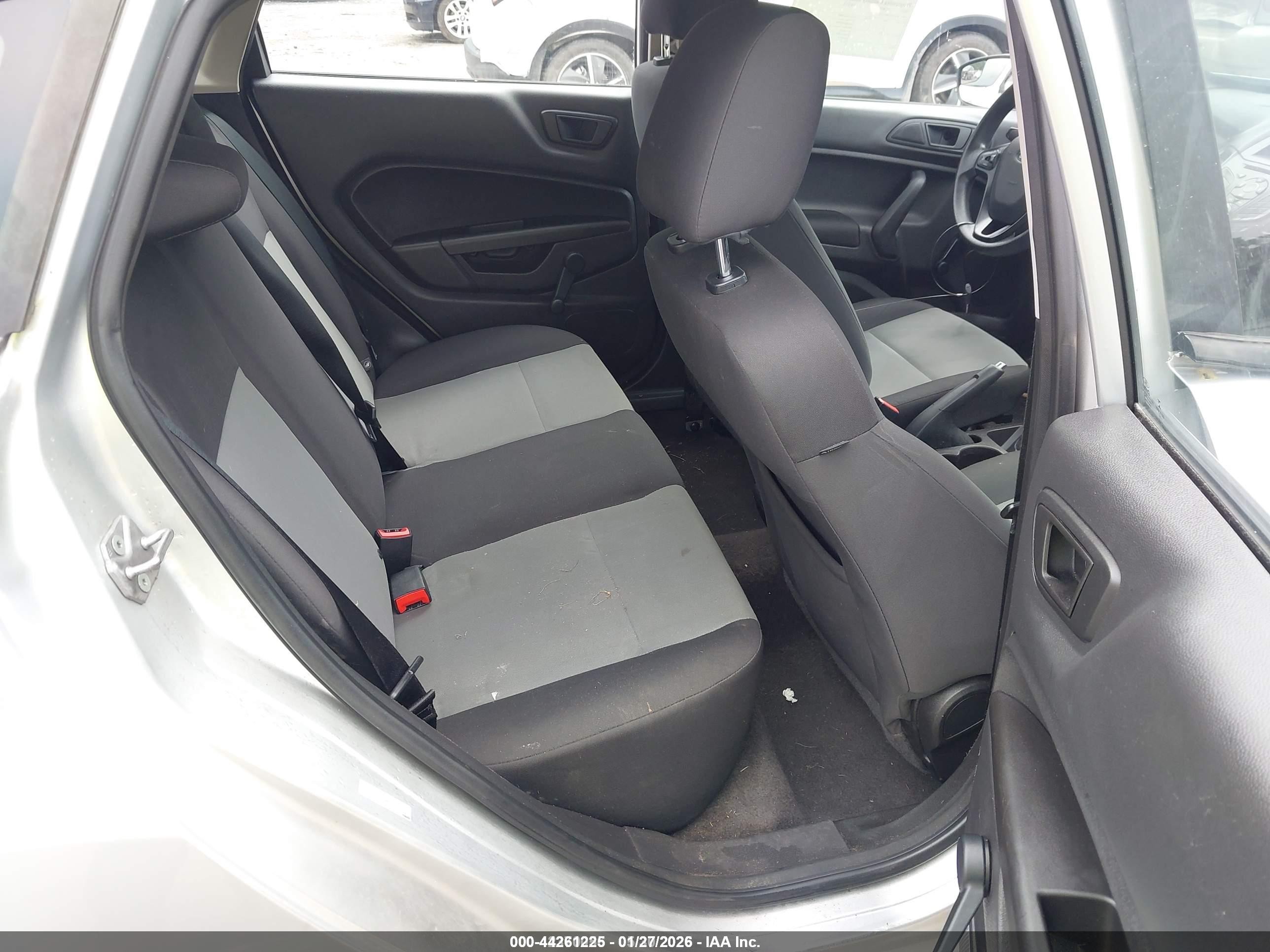 2015 Ford Fiesta S Silver vin: 3FADP4TJ8FM222189