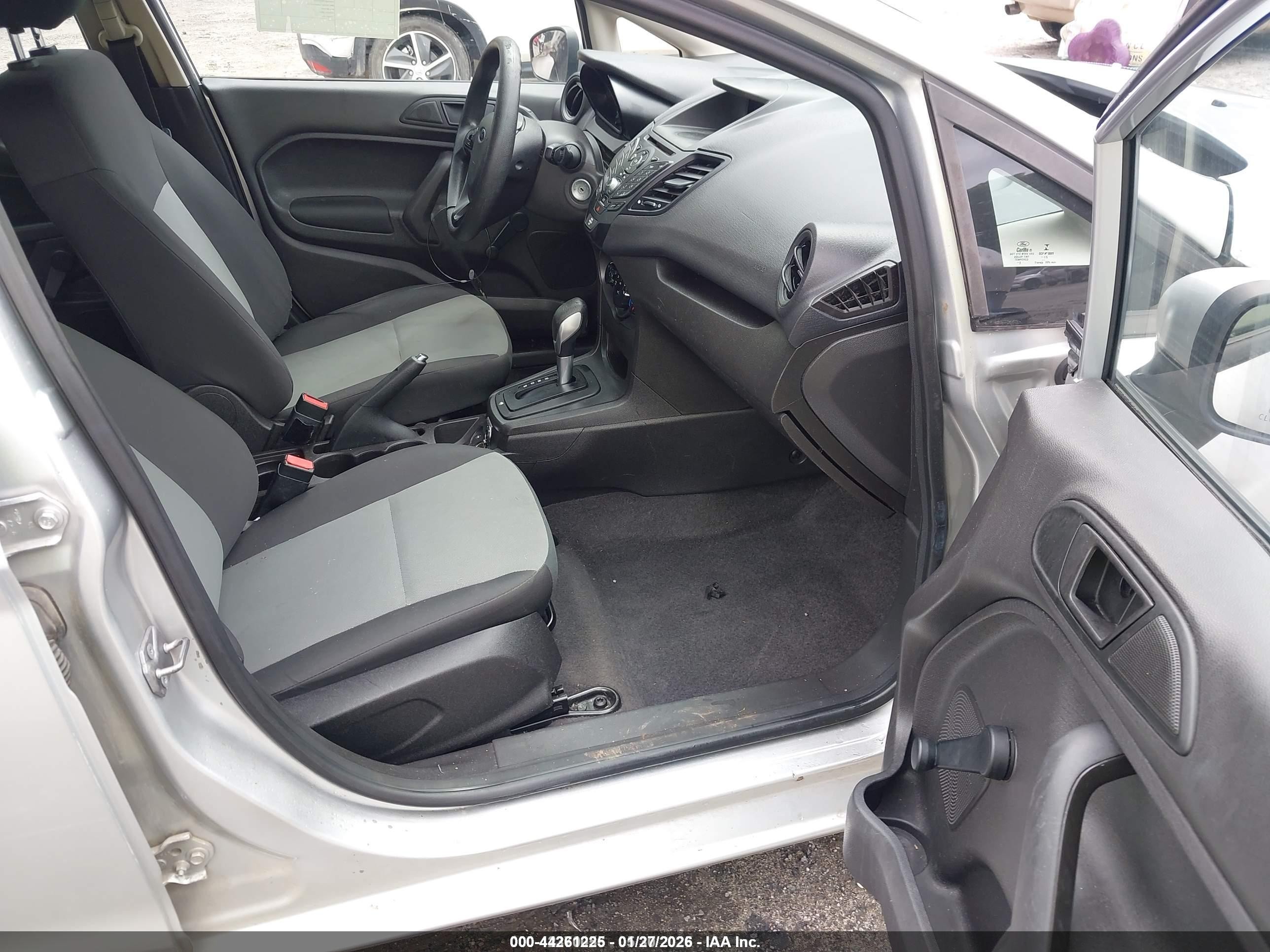 2015 Ford Fiesta S Silver vin: 3FADP4TJ8FM222189