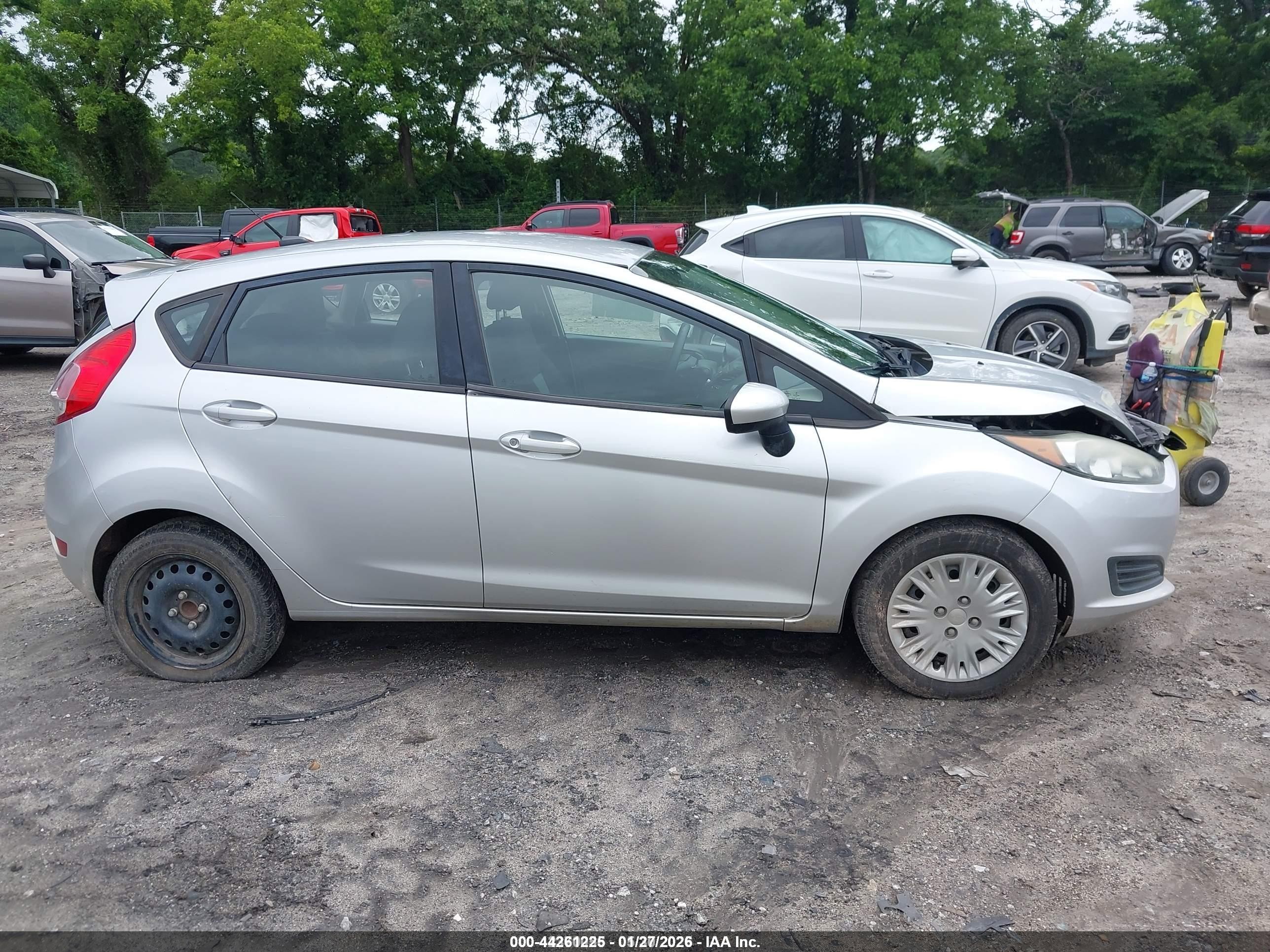 2015 Ford Fiesta S Silver vin: 3FADP4TJ8FM222189