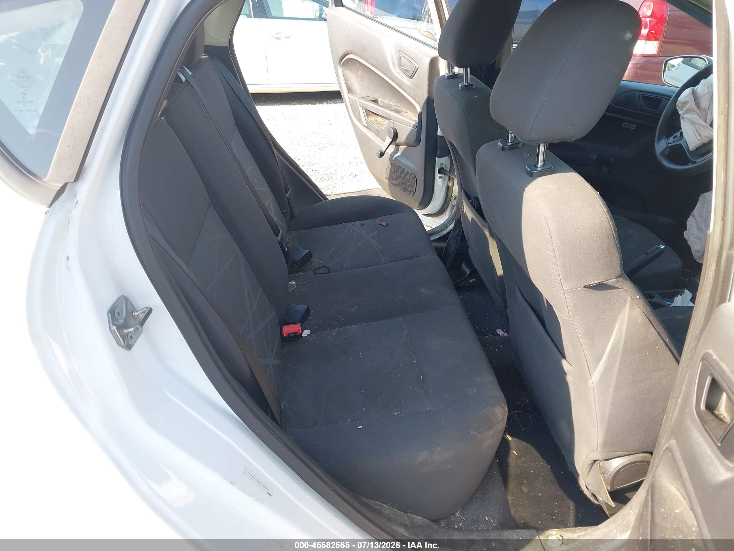 2015 Ford Fiesta S White vin: 3FADP4TJ9FM138656