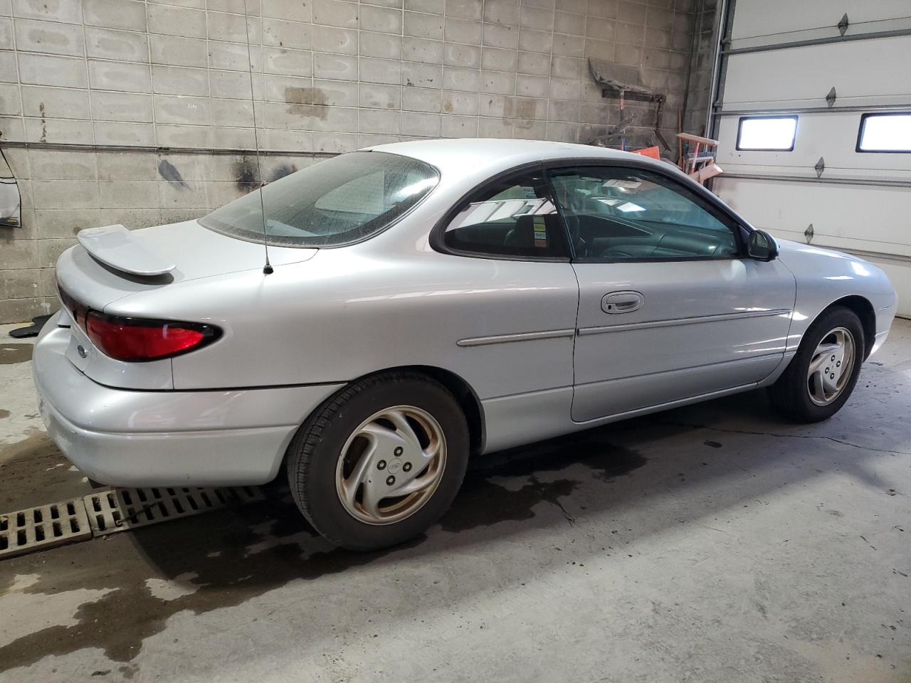 Price & History 2001 Ford Escort Zx2 2.0l 4 vin: 3FAFP11301R144532