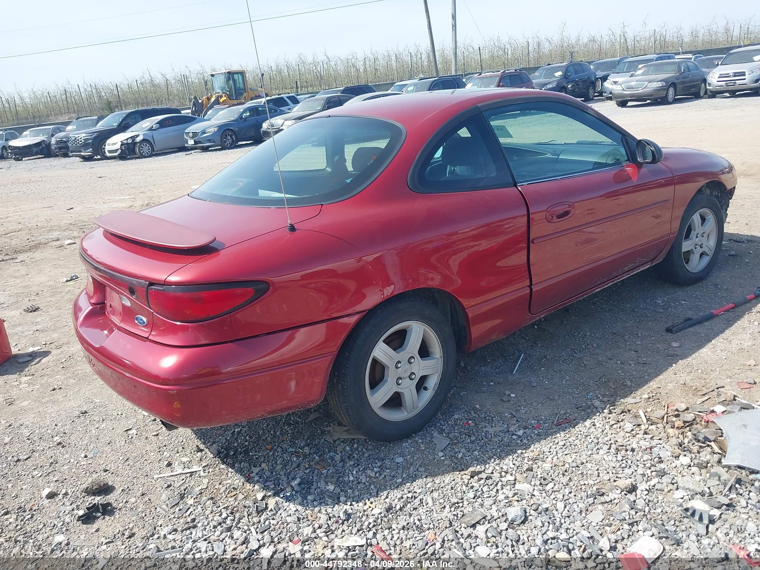 2003 Ford Zx2   Red vin: 3FAFP11333R102231