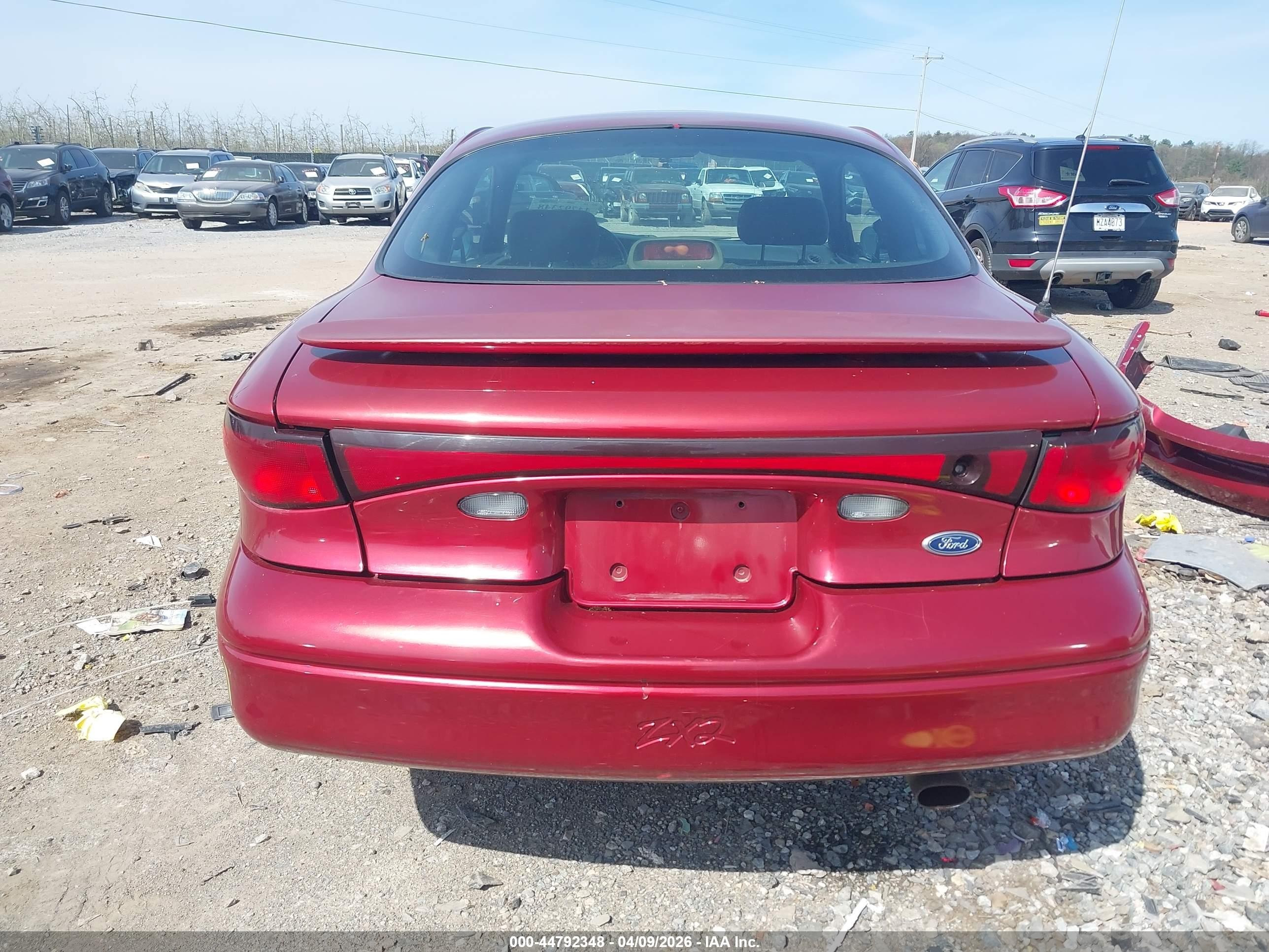 2003 Ford Zx2   Red vin: 3FAFP11333R102231