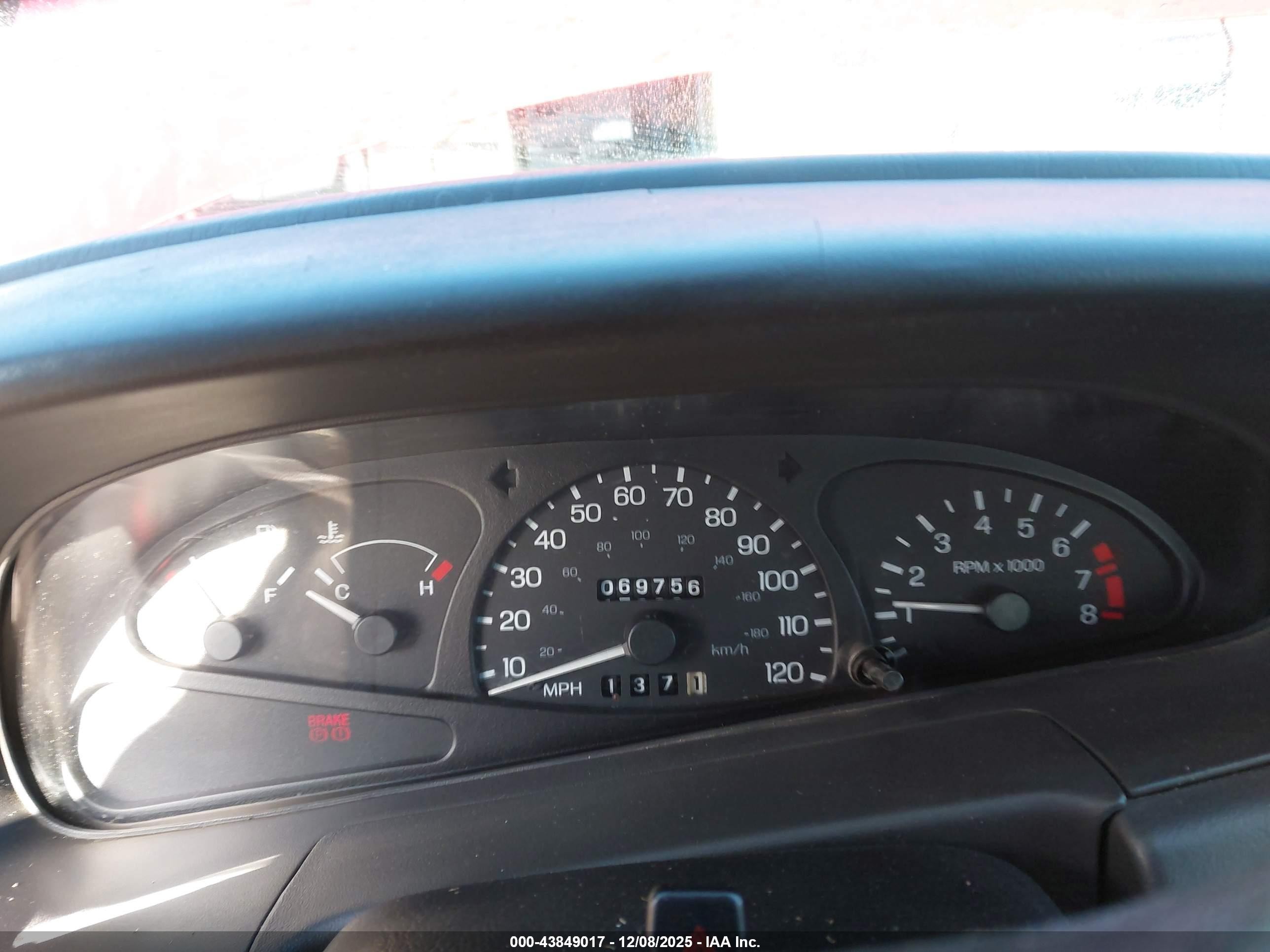 2001 Ford Escort Zx2 Red vin: 3FAFP11351R222321