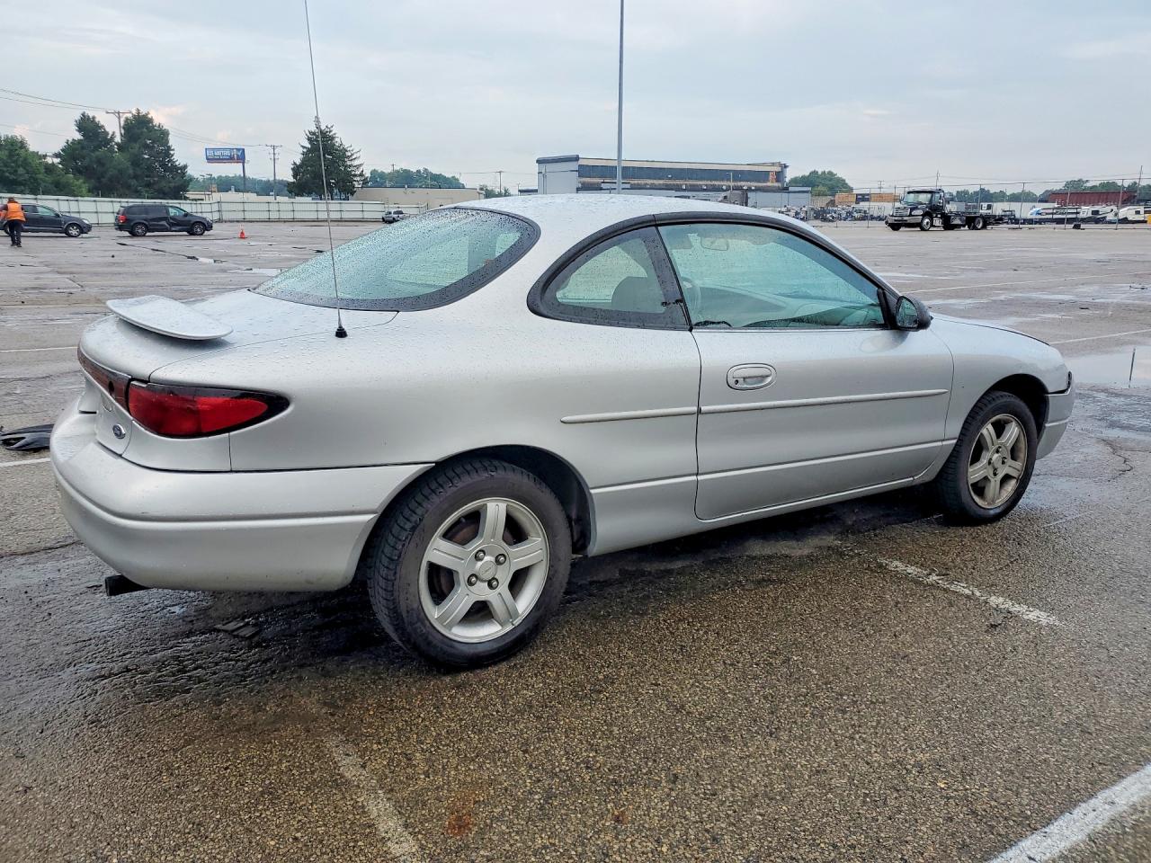 2003 Ford Escort Zx2 Серебряный vin: 3FAFP11373R148578