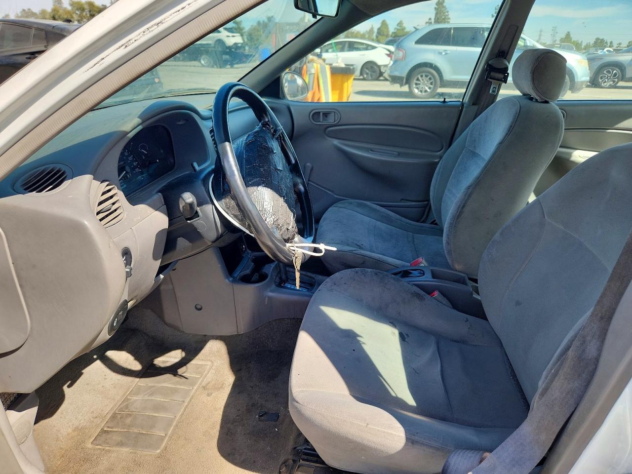 2002 Ford Escort White vin: 3FAFP13P02R209137