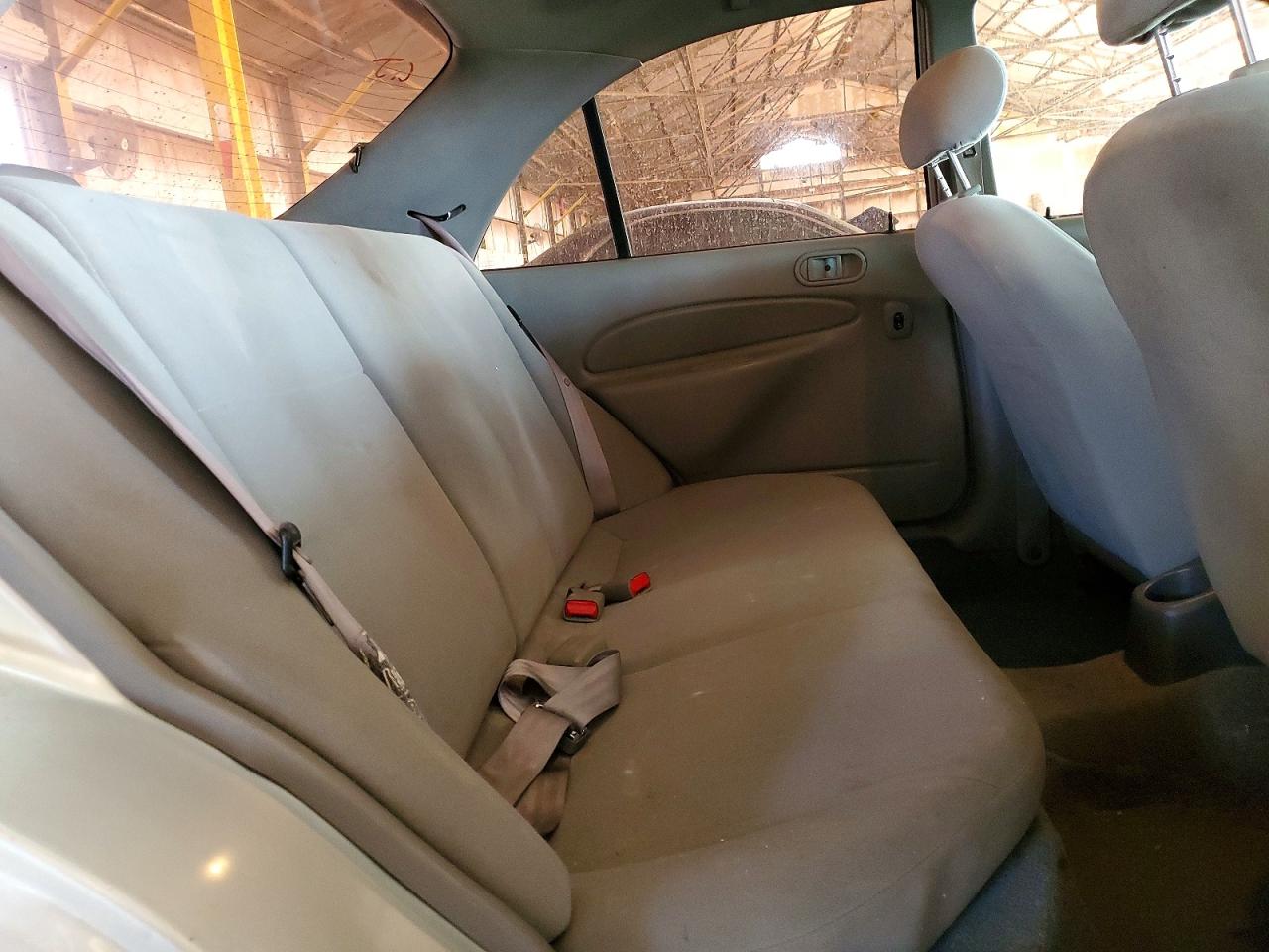 2002 Ford Escort Silver vin: 3FAFP13P12R158750