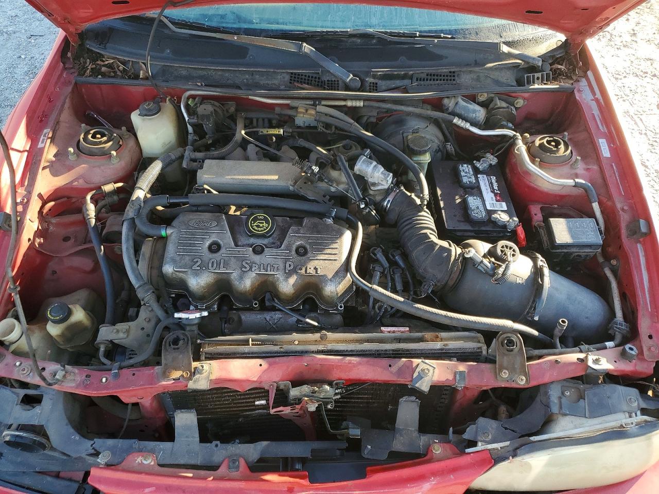 2000 Ford Escort Red vin: 3FAFP13P2YR189322