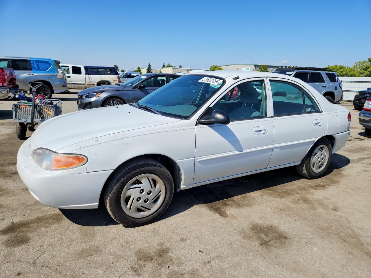 2000 Ford Escort White vin: 3FAFP13P2YR235022