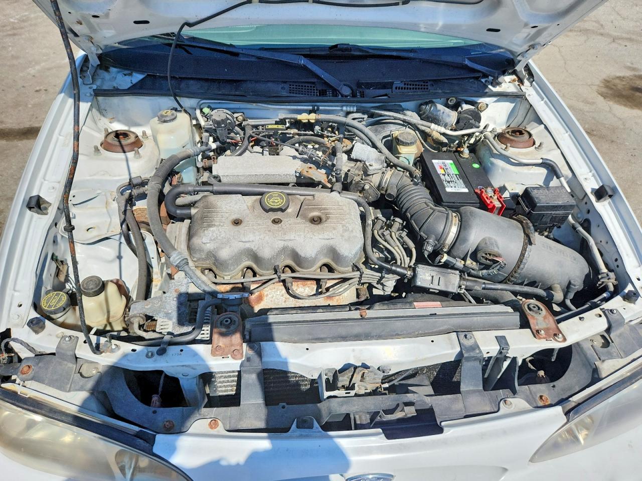 2000 Ford Escort White vin: 3FAFP13P2YR235022