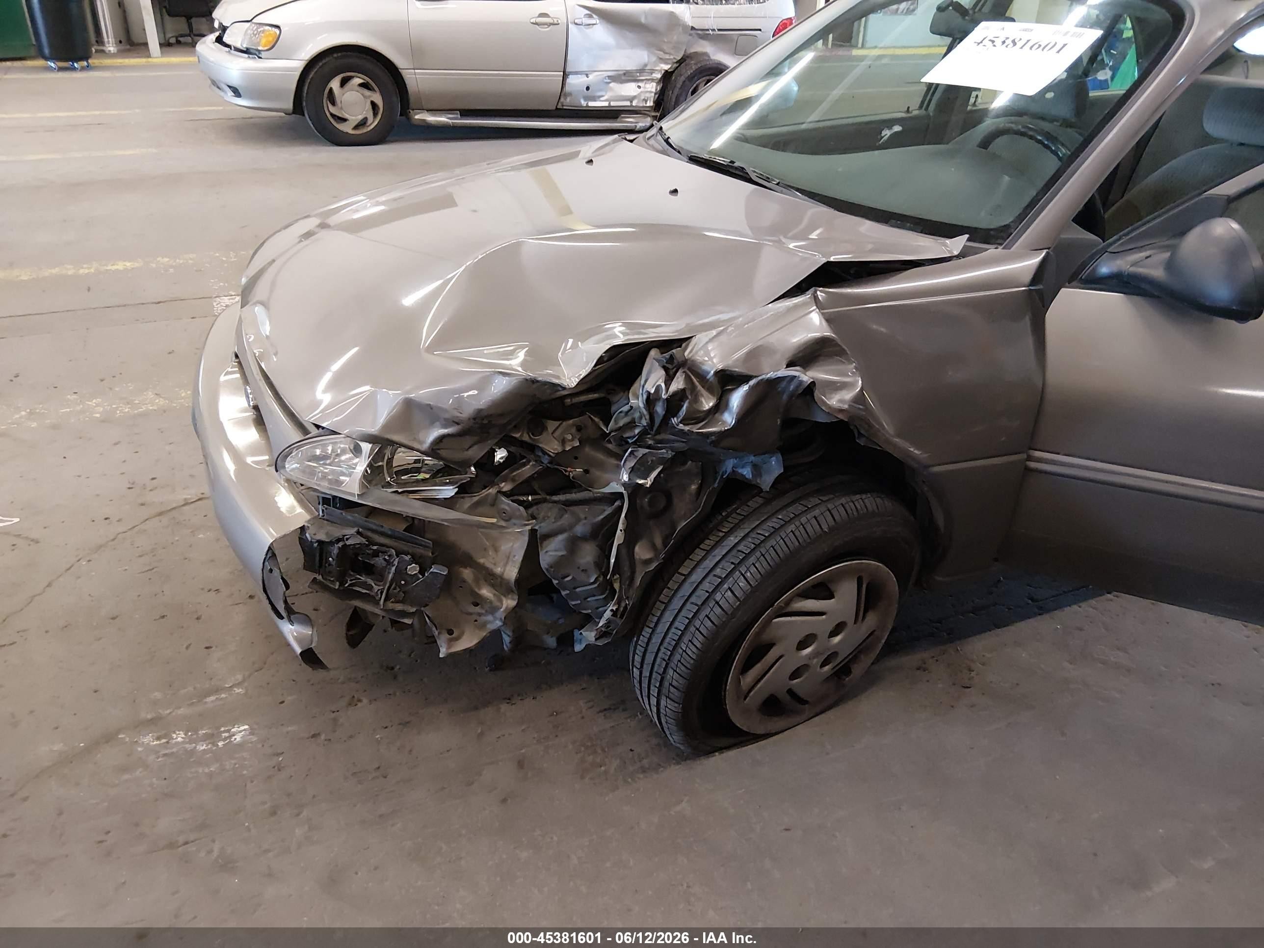 2001 Ford Escort   Серый vin: 3FAFP13P31R197225
