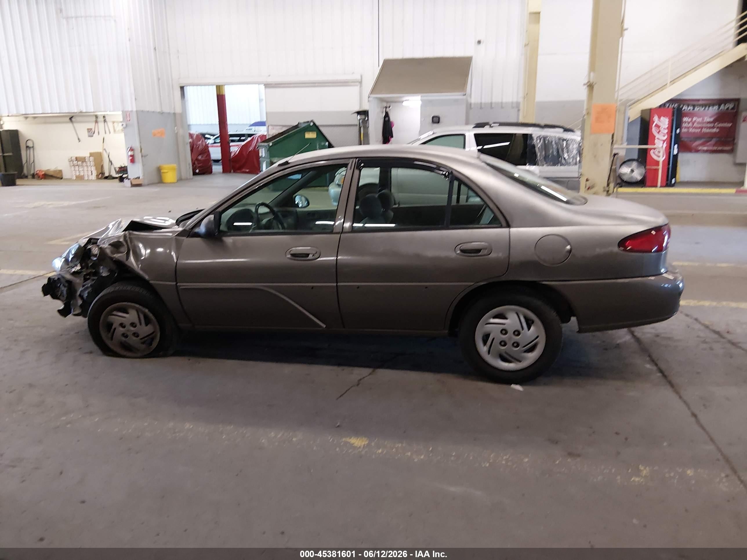 2001 Ford Escort   Серый vin: 3FAFP13P31R197225