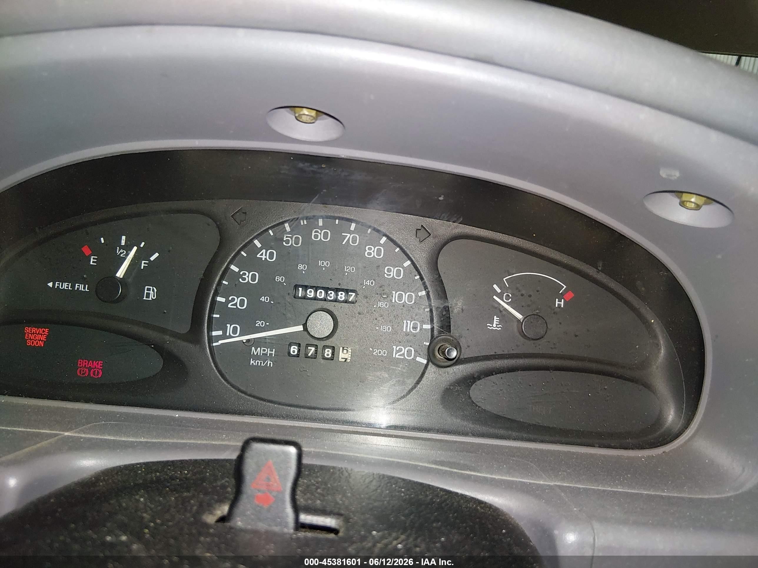 2001 Ford Escort   Серый vin: 3FAFP13P31R197225