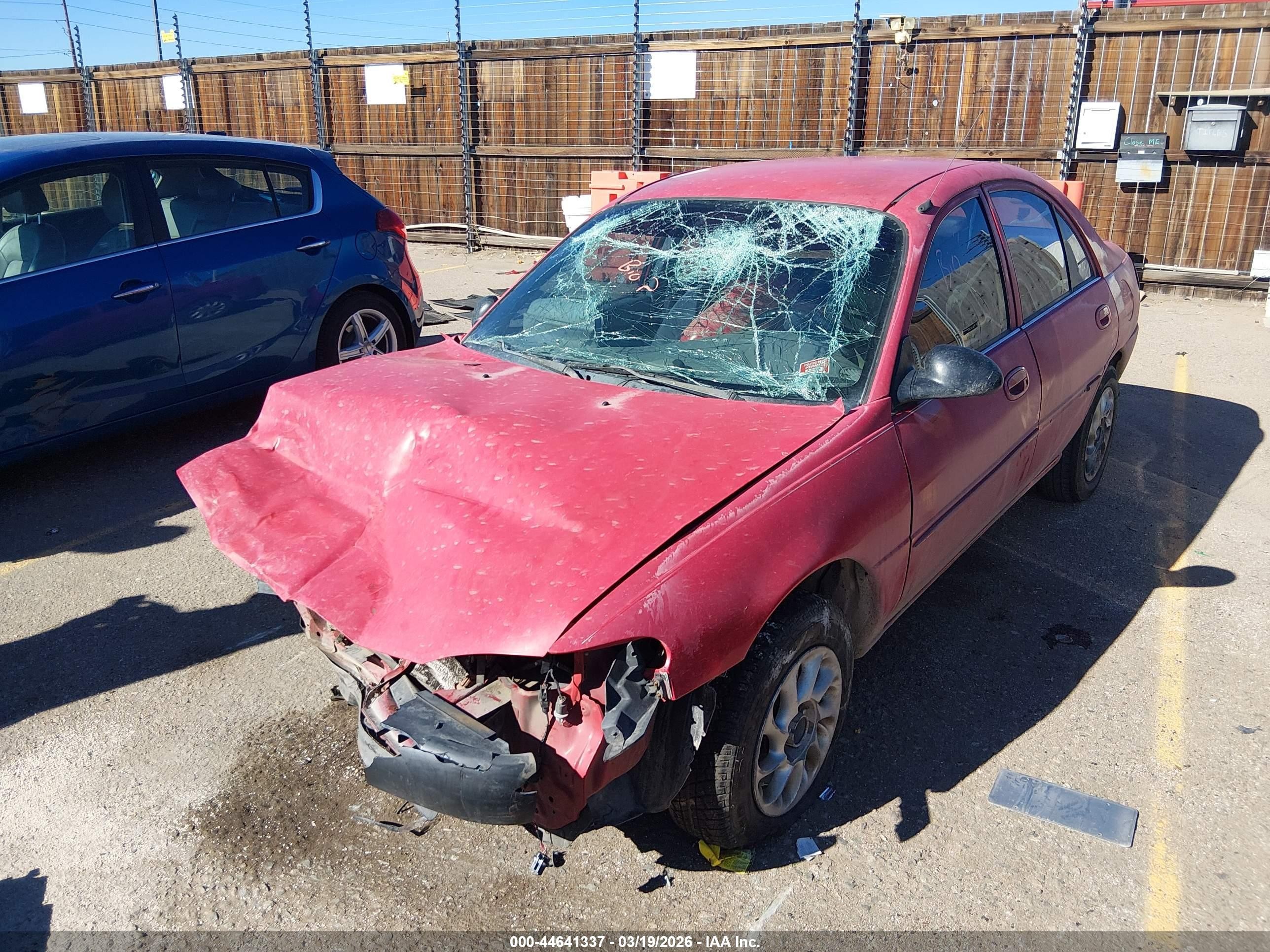 2001 Ford Escort   Red vin: 3FAFP13P41R126681