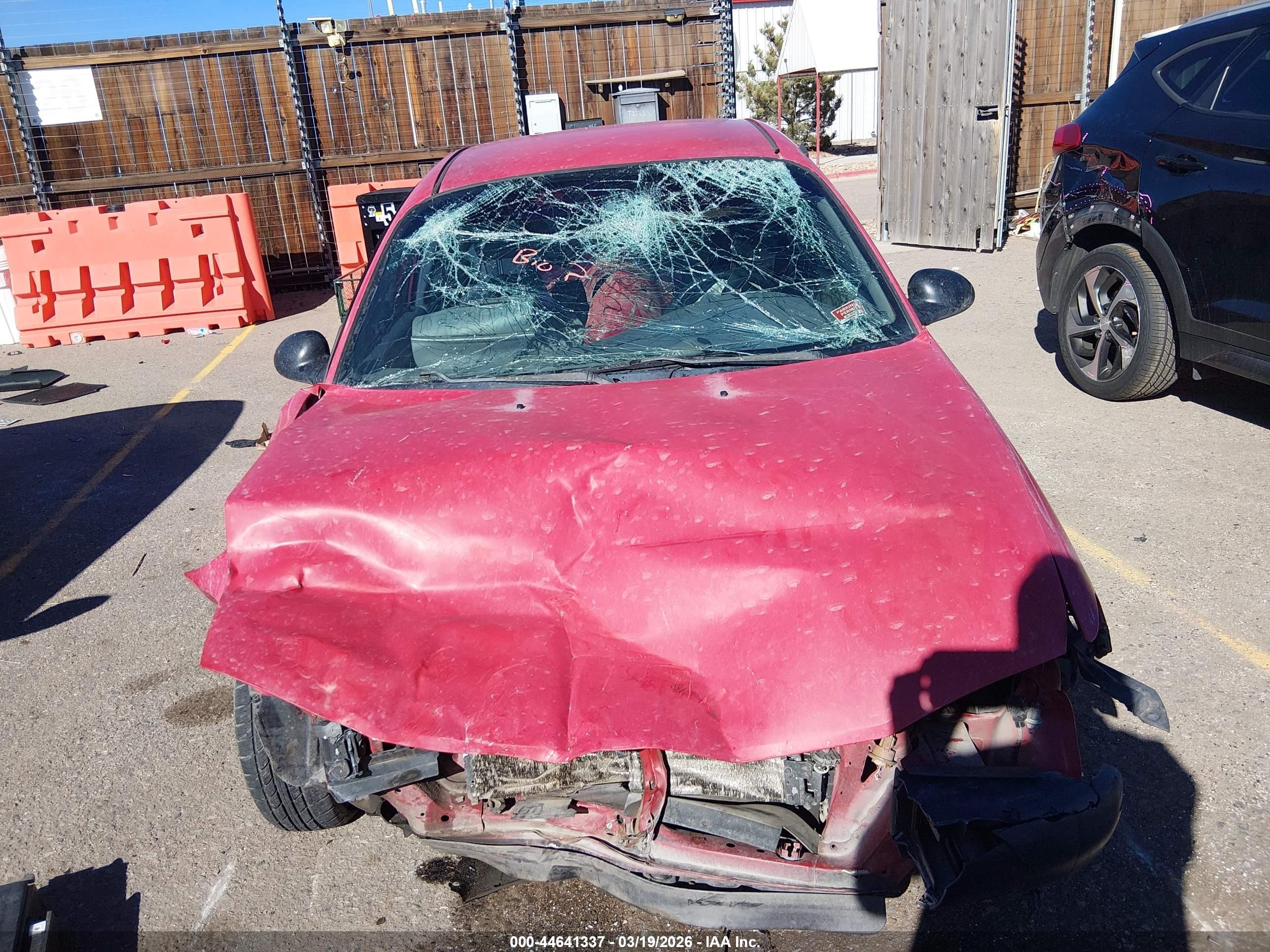 2001 Ford Escort   Red vin: 3FAFP13P41R126681