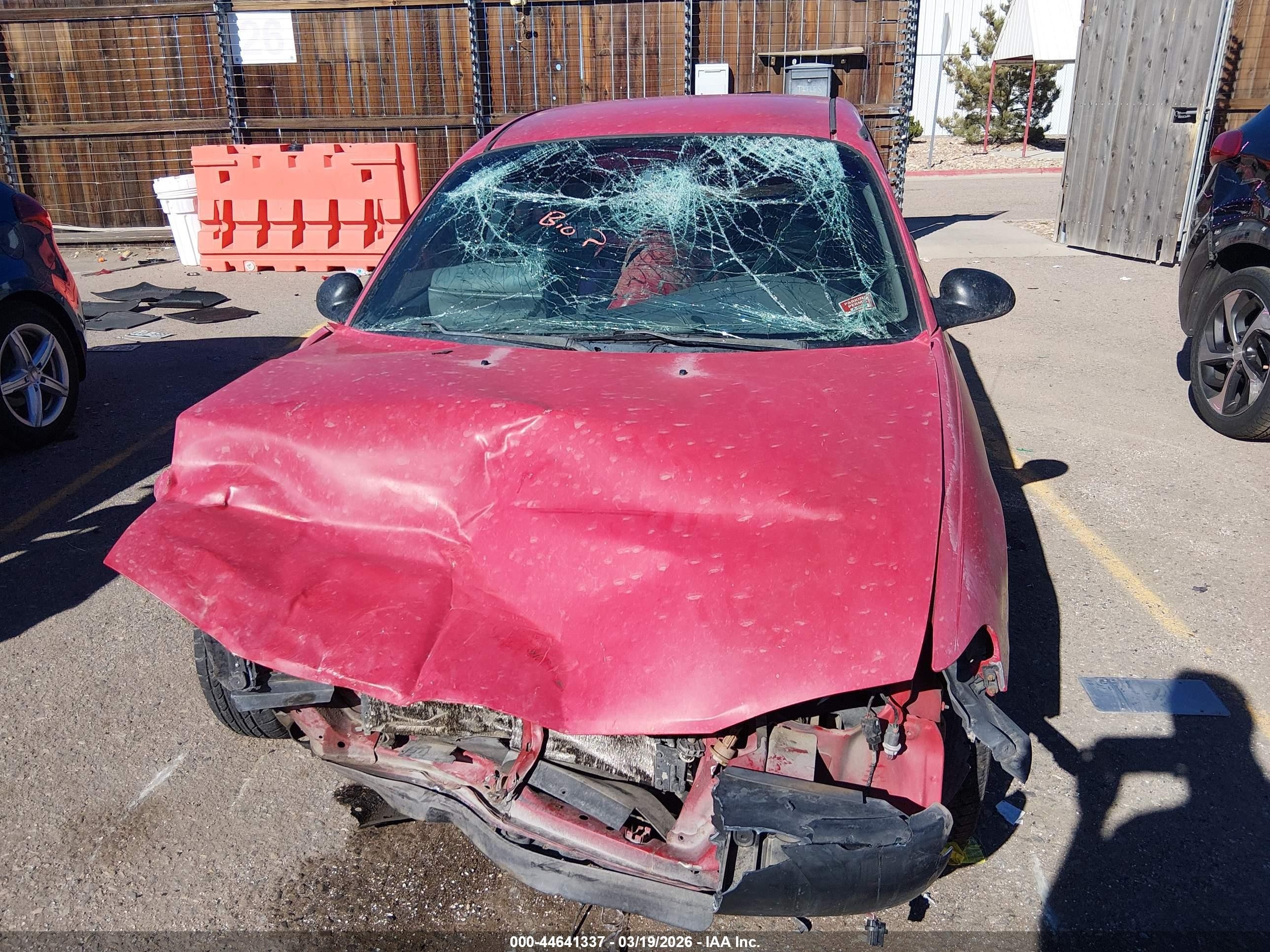 2001 Ford Escort   Red vin: 3FAFP13P41R126681