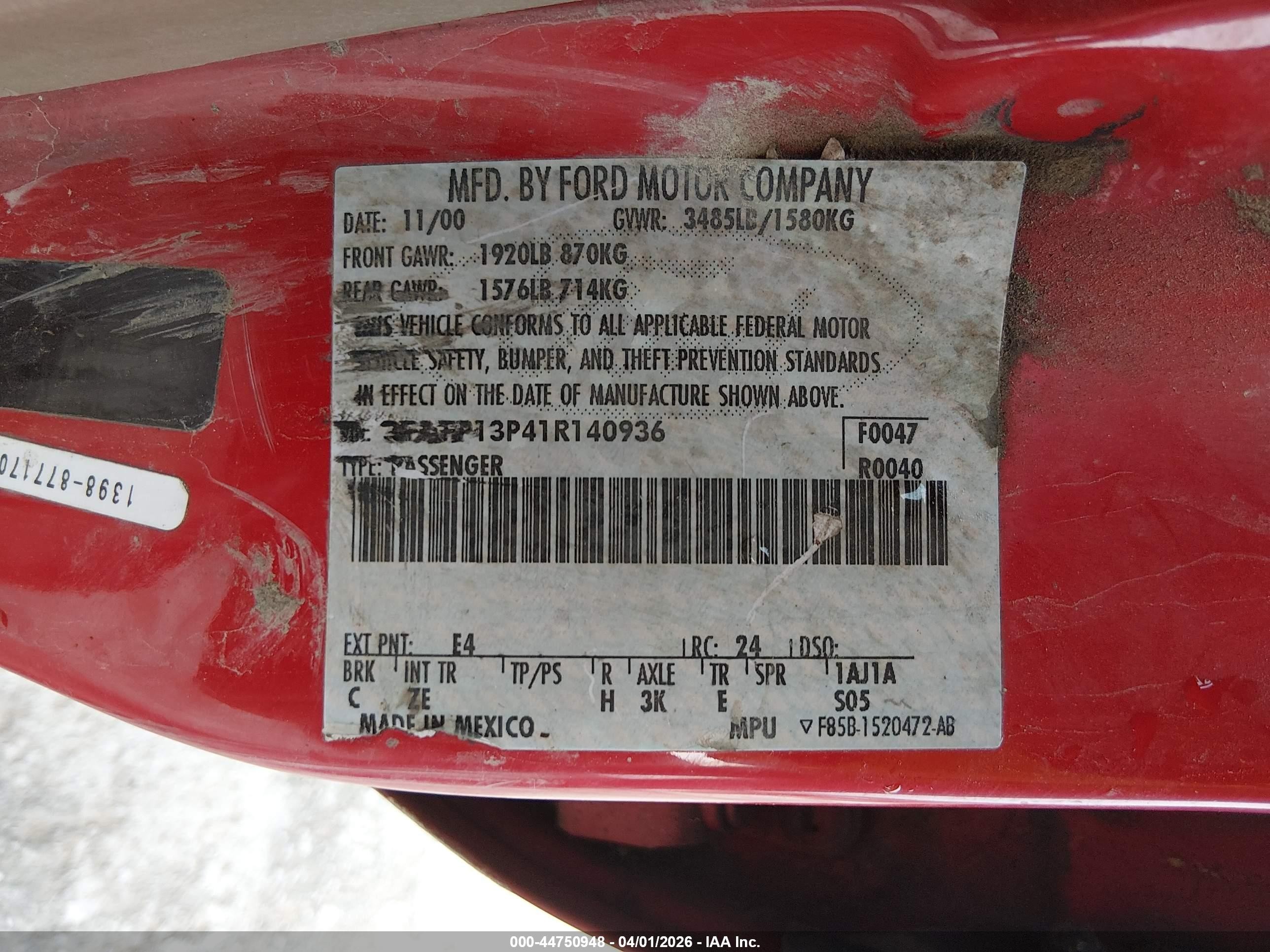 2001 Ford Escort   Красный vin: 3FAFP13P41R140936
