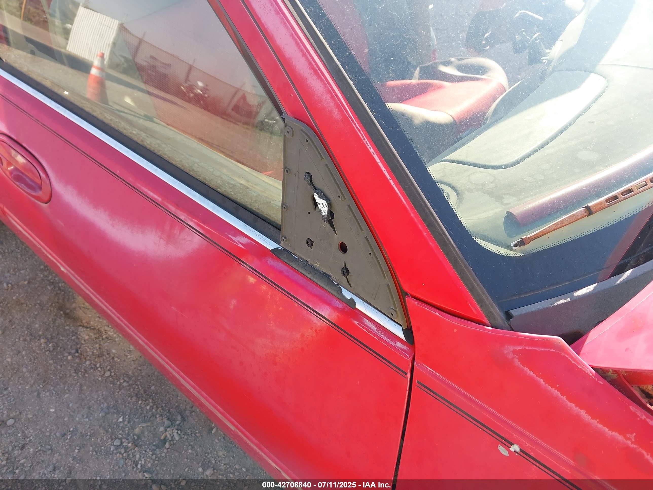2000 Ford Escort   Red vin: 3FAFP13P5YR259721