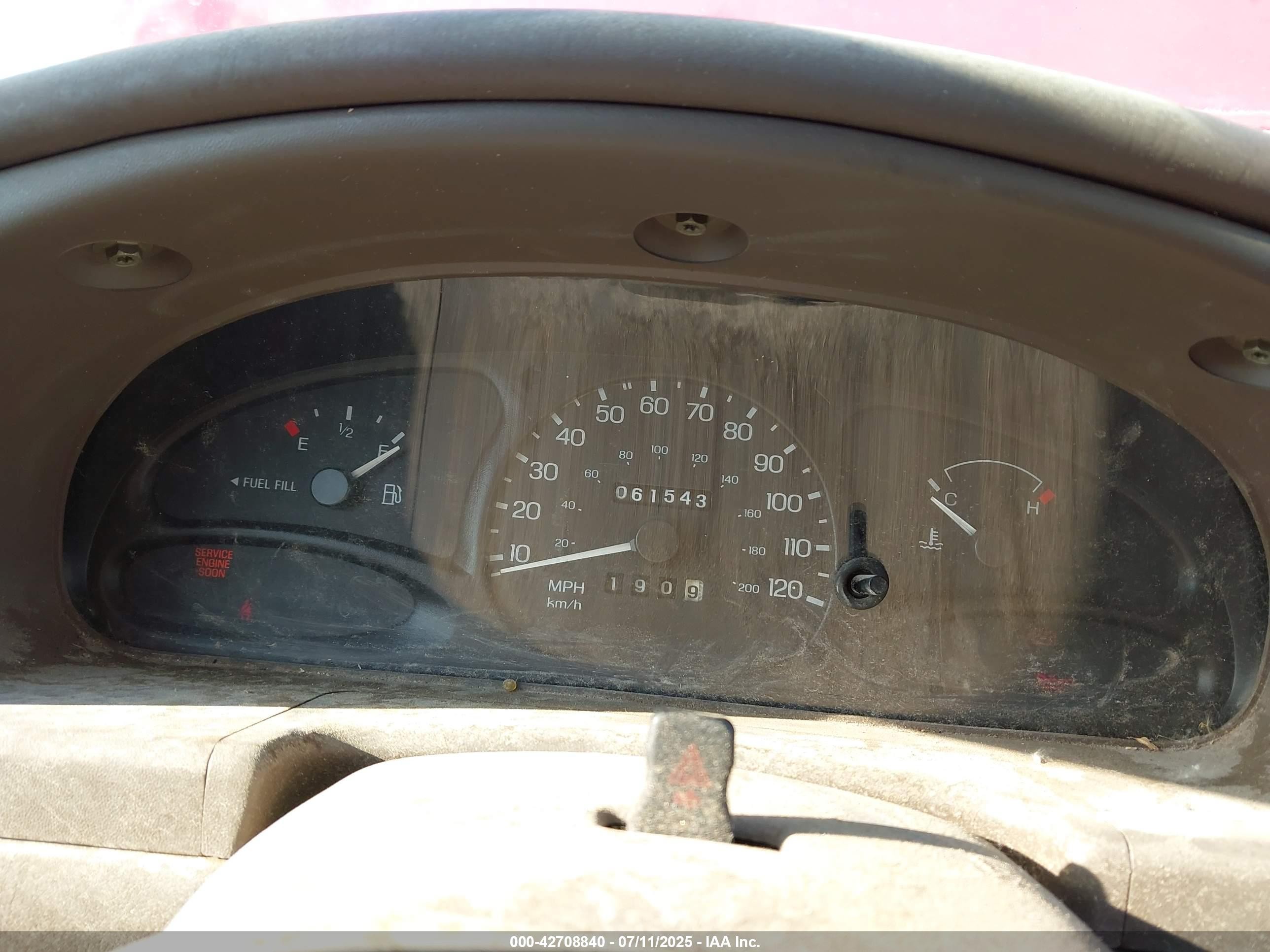 2000 Ford Escort   Red vin: 3FAFP13P5YR259721