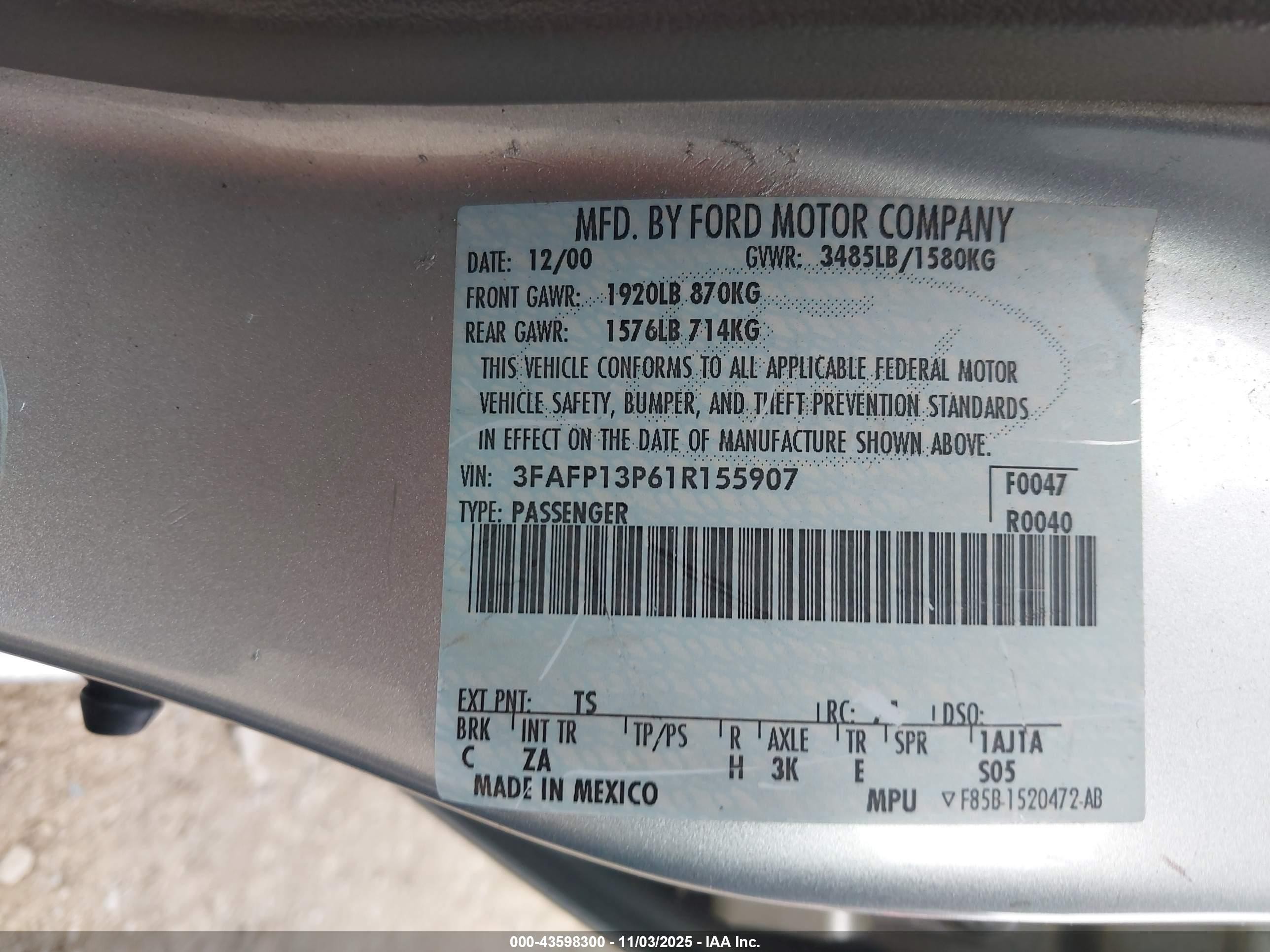 2001 Ford Escort   Silver vin: 3FAFP13P61R155907