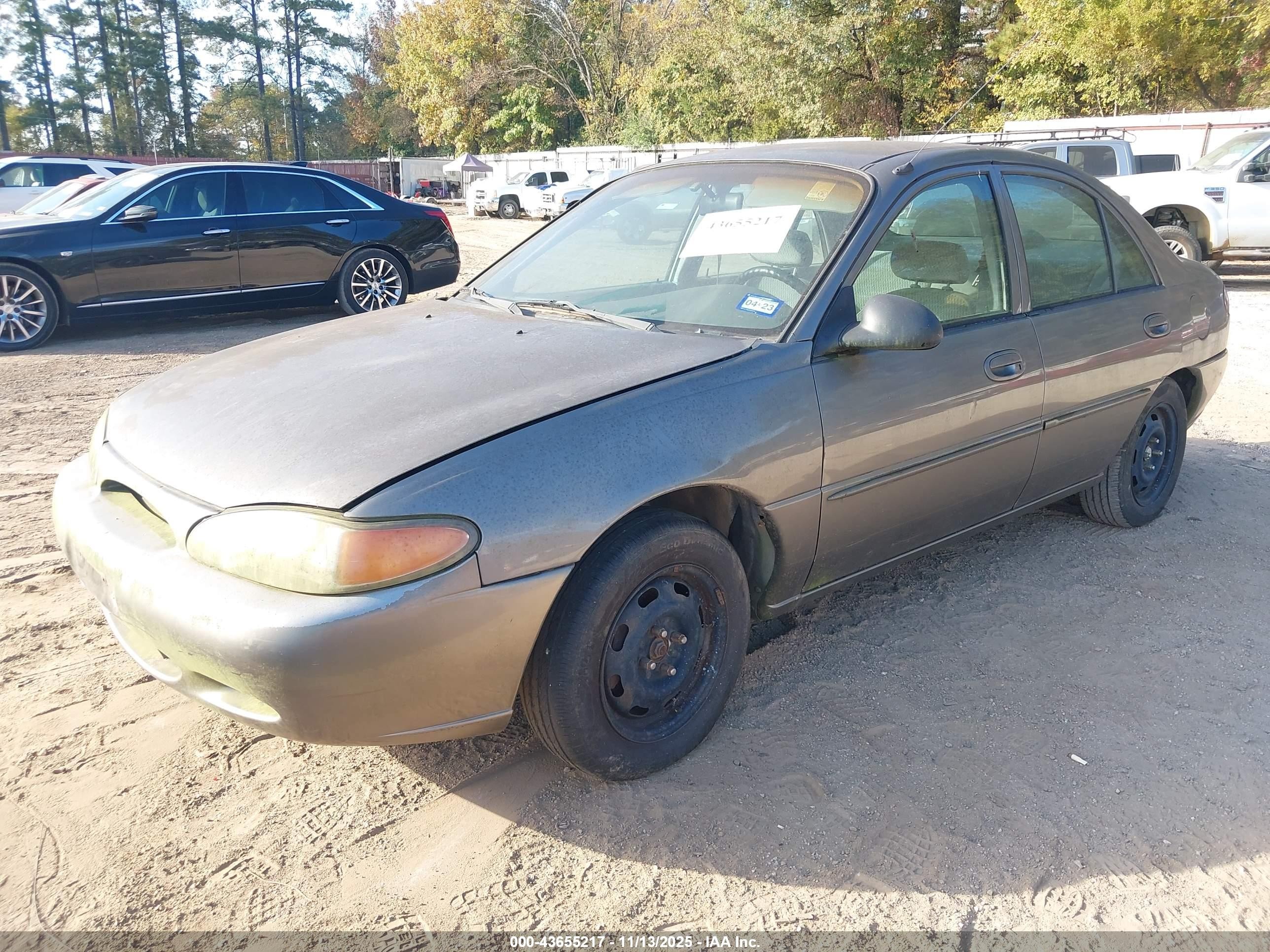 2001 Ford Escort   Brown vin: 3FAFP13P61R225177