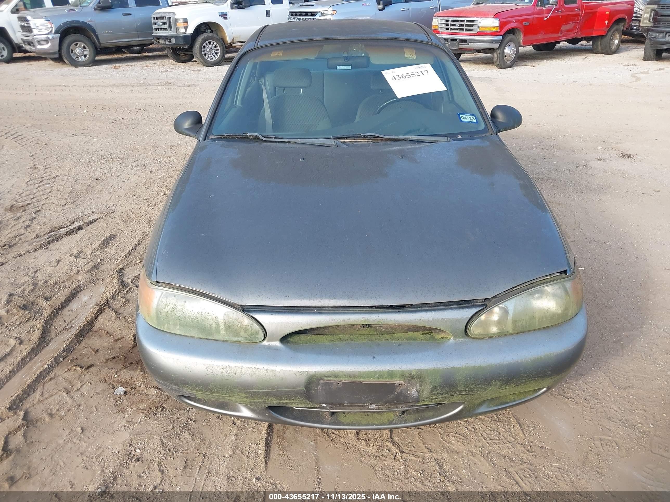 2001 Ford Escort   Brown vin: 3FAFP13P61R225177