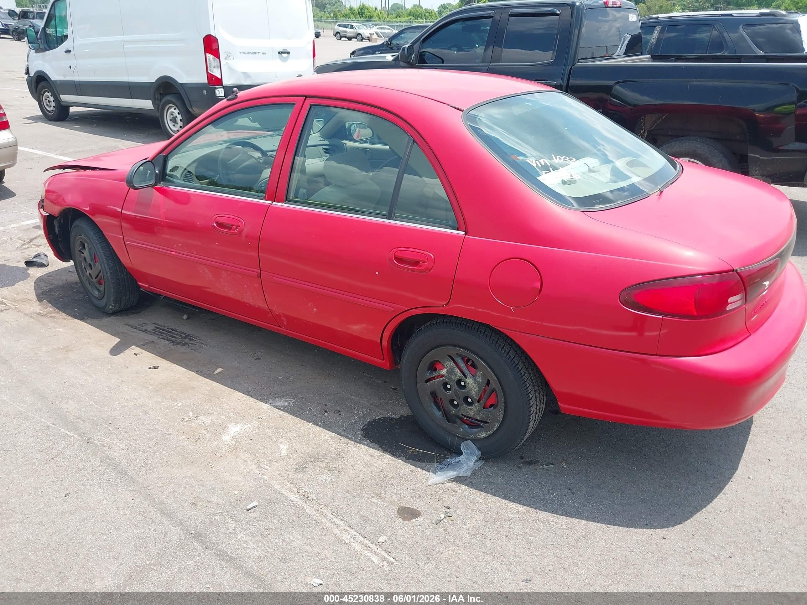 2001 Ford Escort   Red vin: 3FAFP13P71R241033