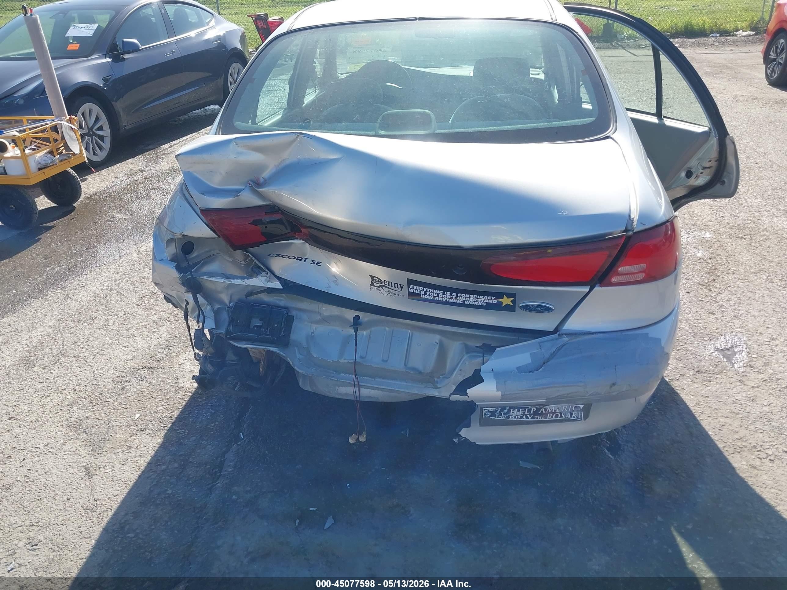 2002 Ford Escort Fleet Silver vin: 3FAFP13P72R122738