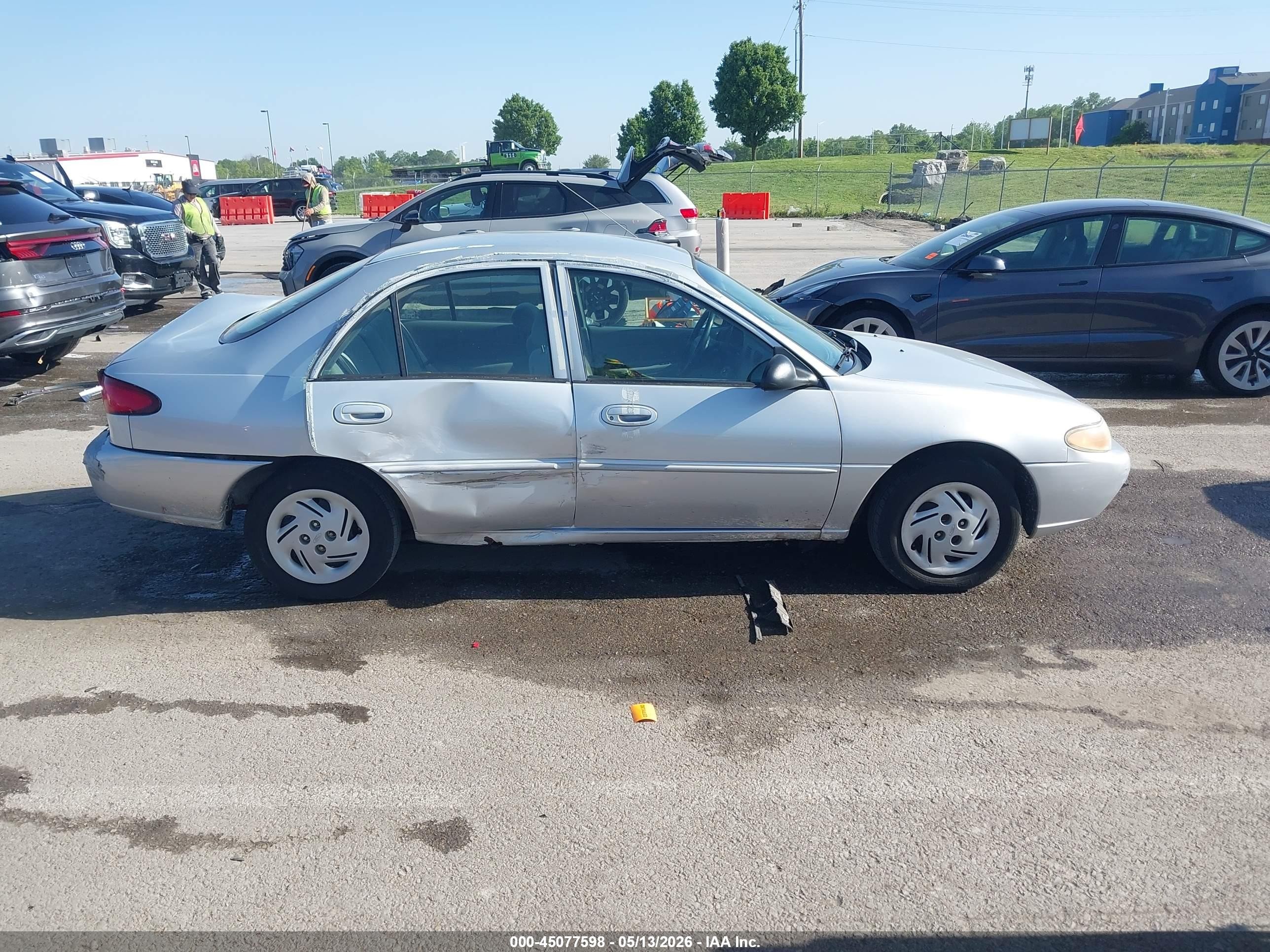 2002 Ford Escort Fleet Silver vin: 3FAFP13P72R122738