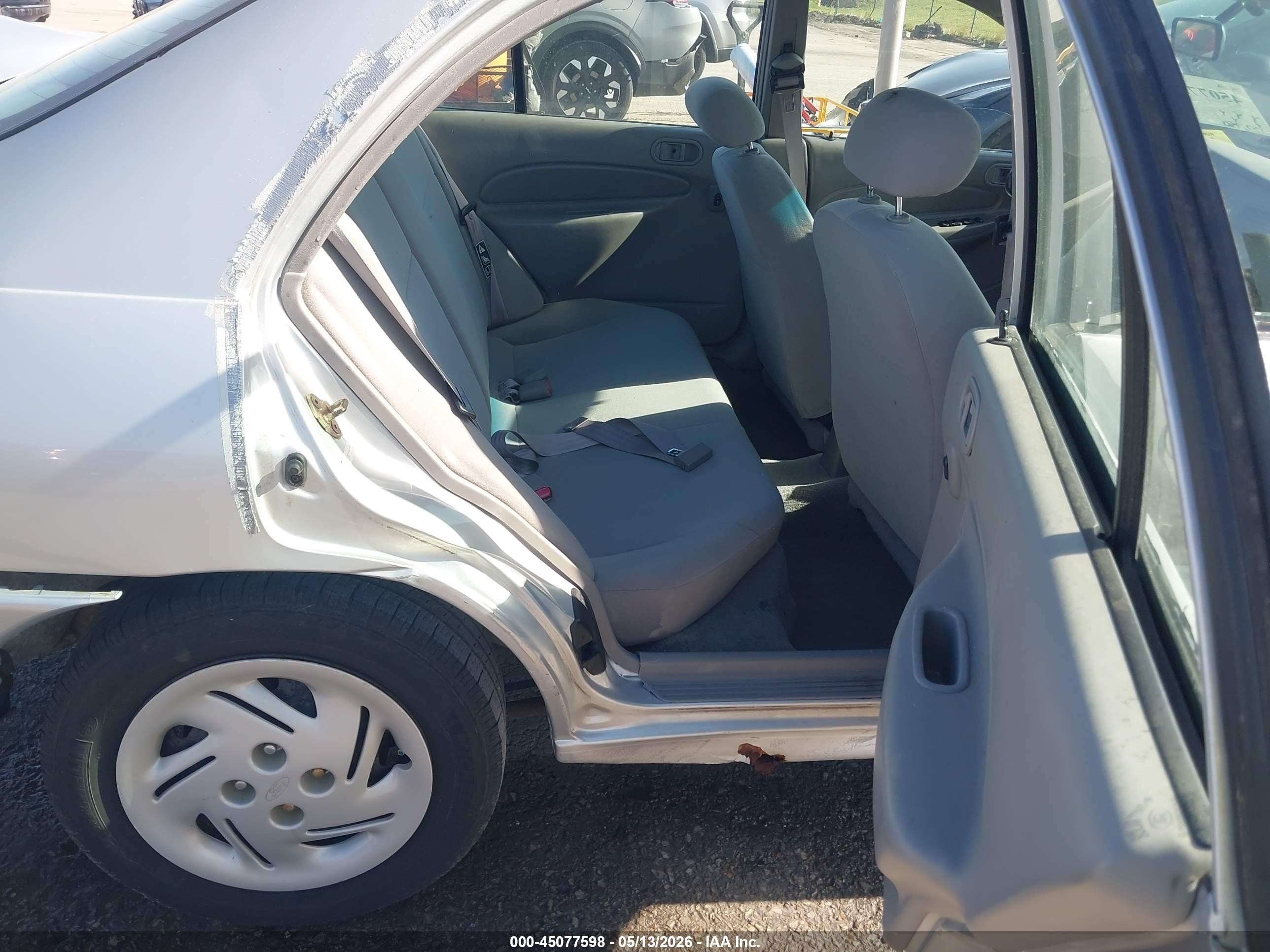 2002 Ford Escort Fleet Silver vin: 3FAFP13P72R122738
