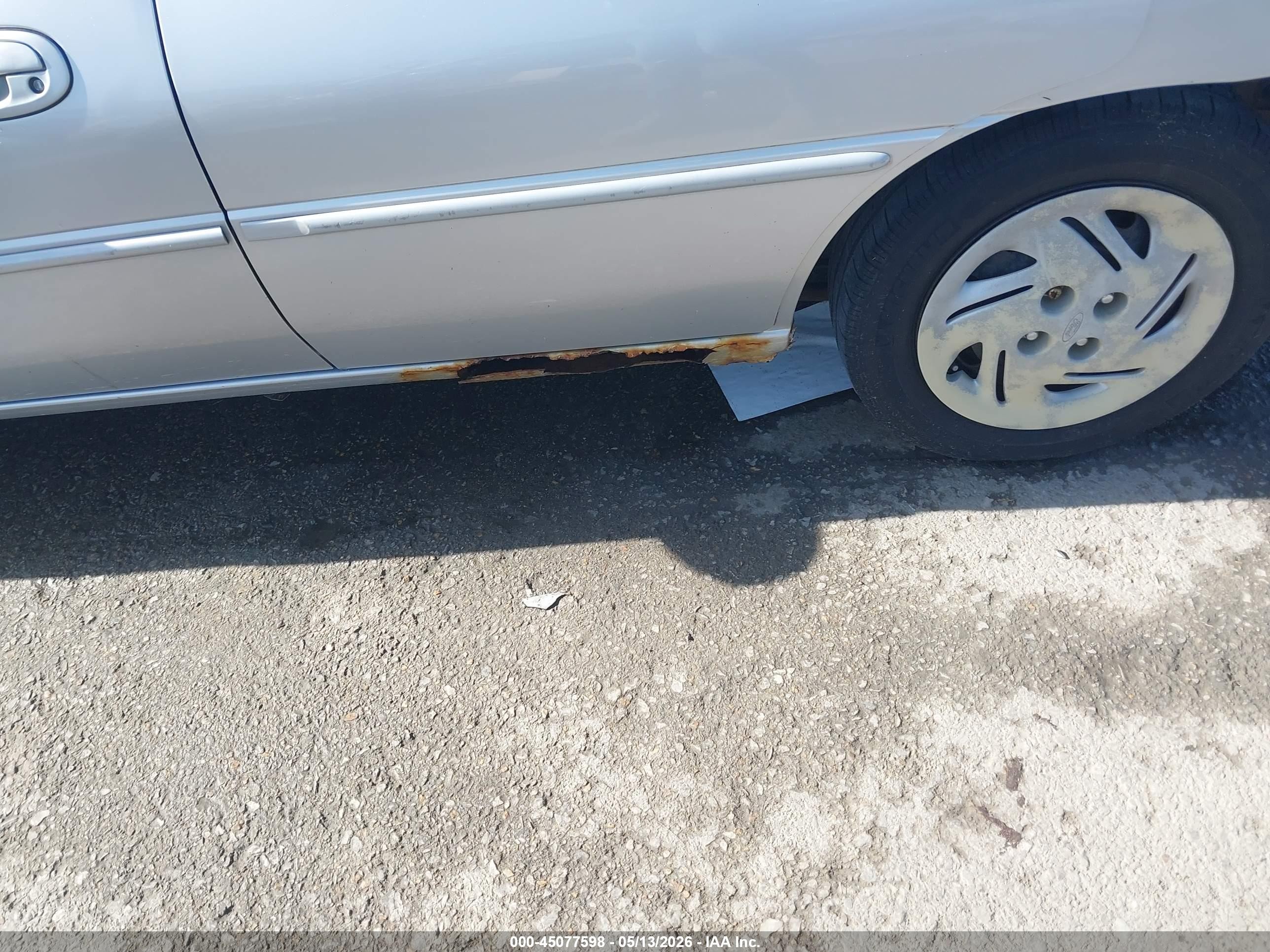 2002 Ford Escort Fleet Silver vin: 3FAFP13P72R122738