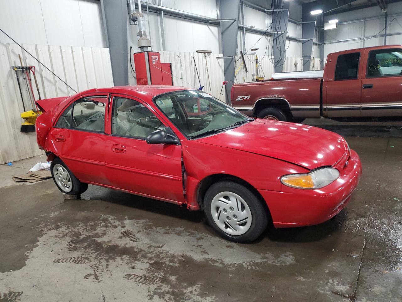 2001 Ford Escort Red vin: 3FAFP13P81R145606
