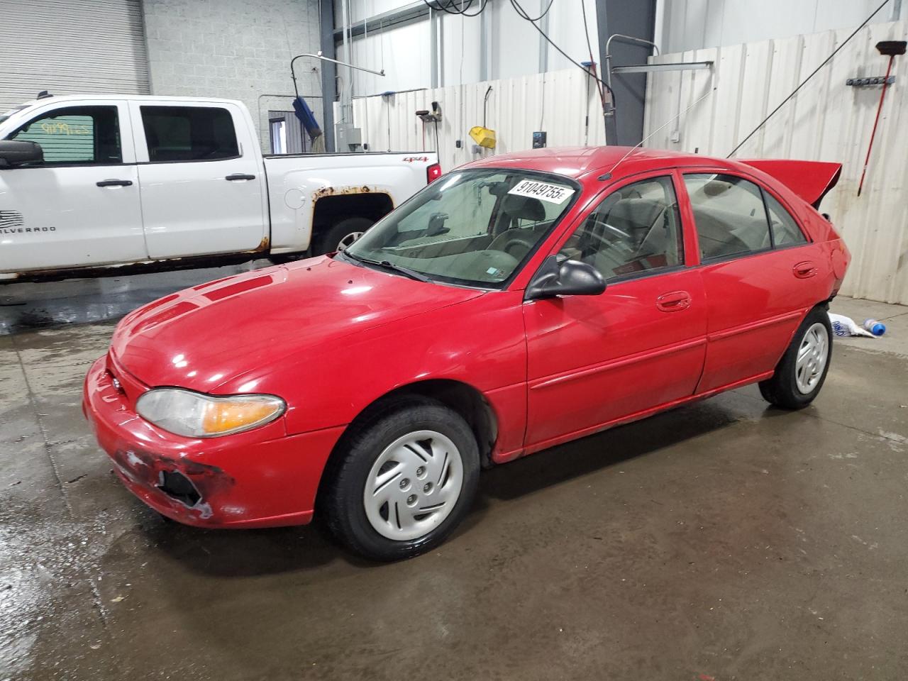 2001 Ford Escort Красный vin: 3FAFP13P81R145606