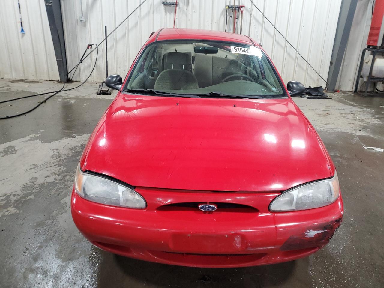 2001 Ford Escort Red vin: 3FAFP13P81R145606