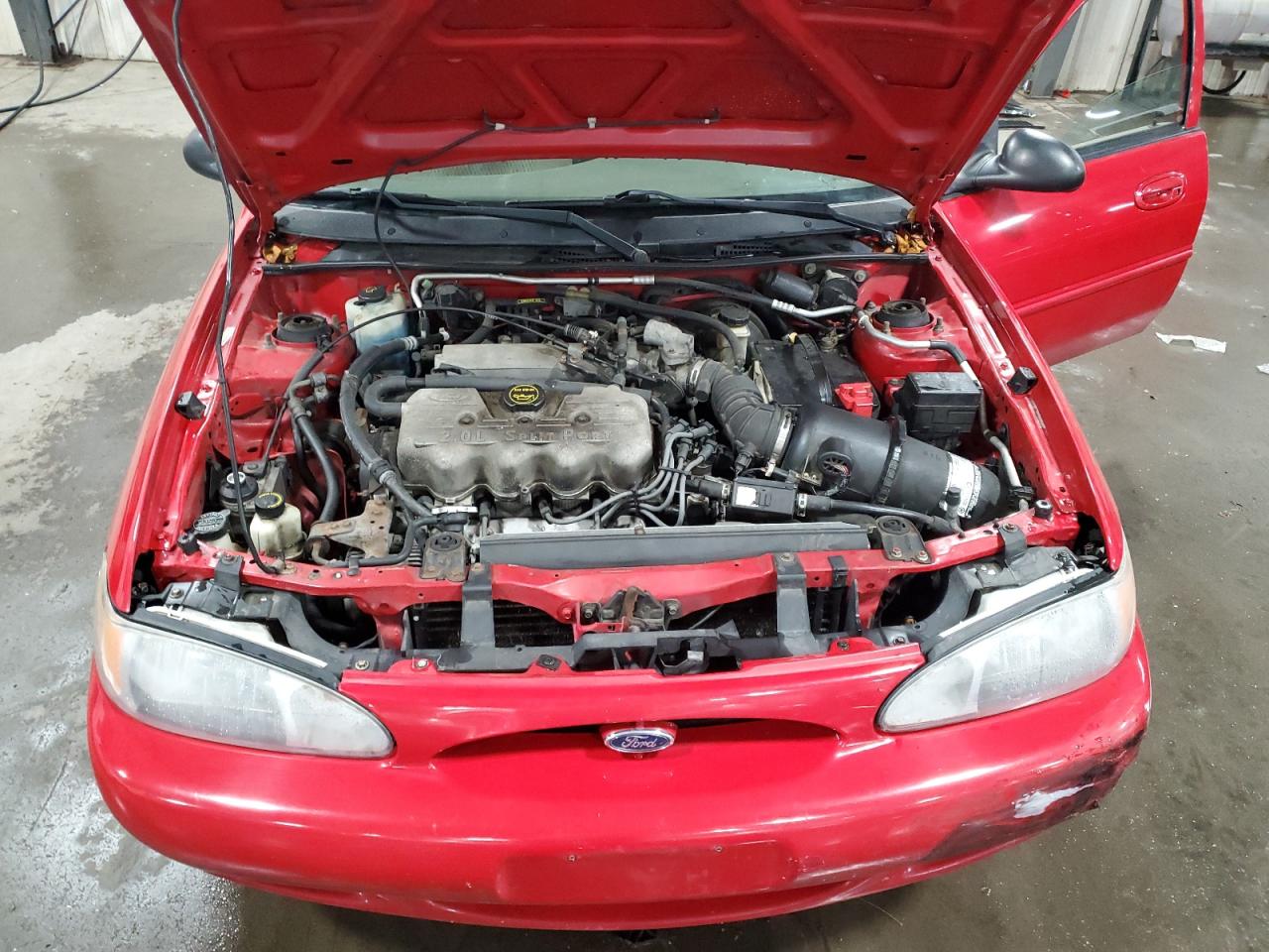 2001 Ford Escort Red vin: 3FAFP13P81R145606