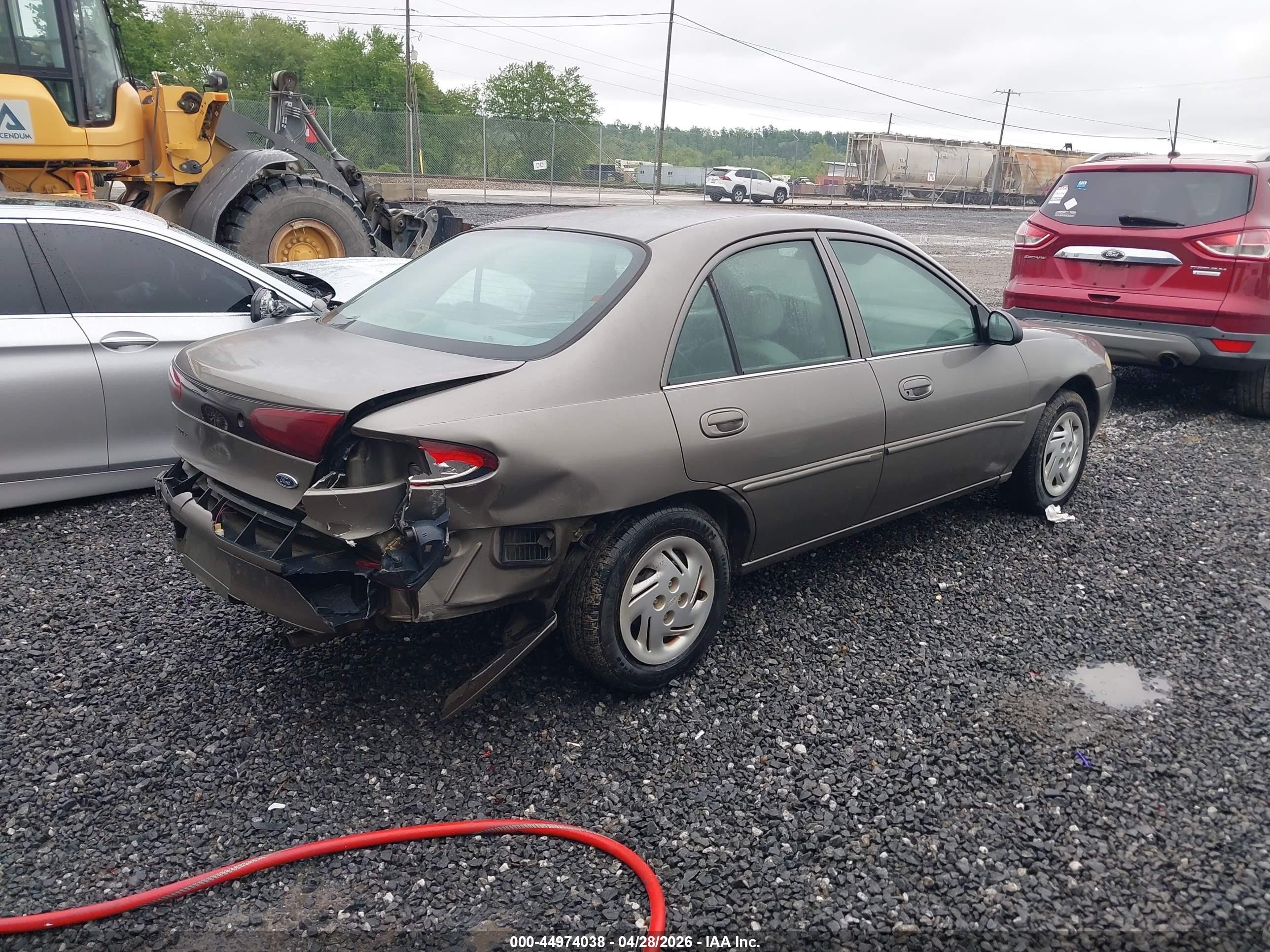 2002 Ford Escort Fleet Champagne vin: 3FAFP13P82R211606