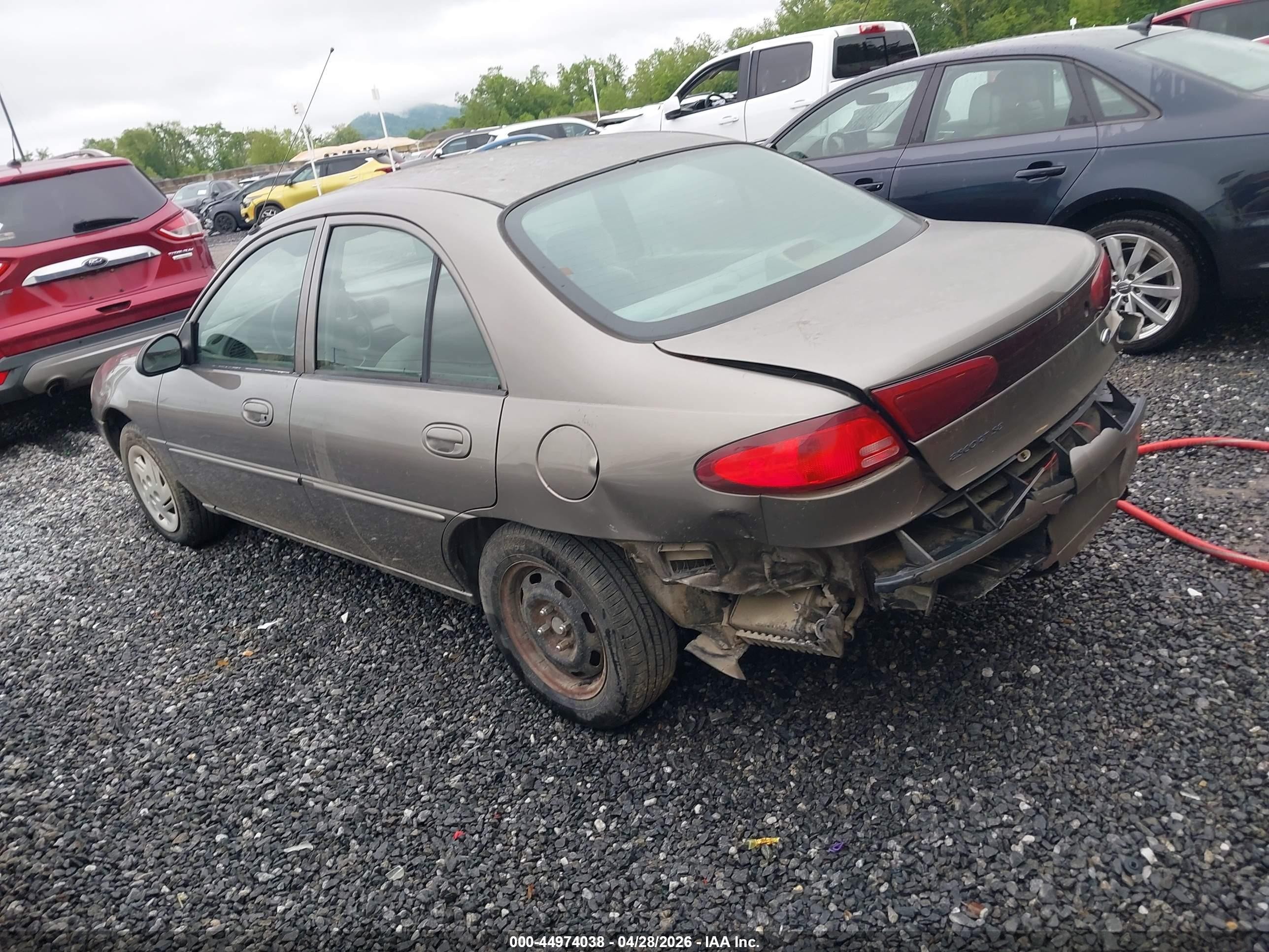 2002 Ford Escort Fleet Champagne vin: 3FAFP13P82R211606