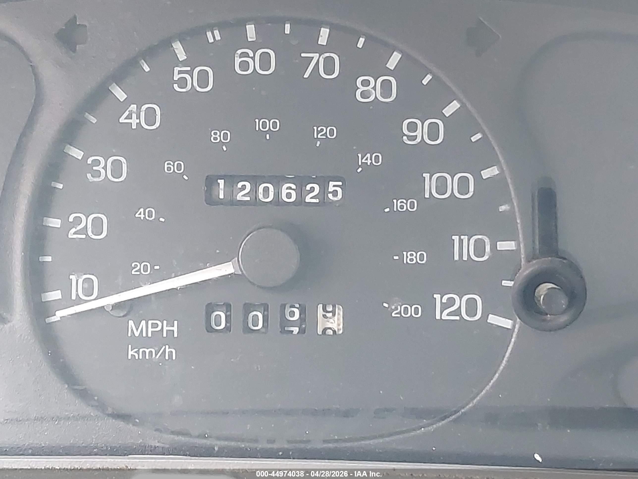 2002 Ford Escort Fleet Champagne vin: 3FAFP13P82R211606