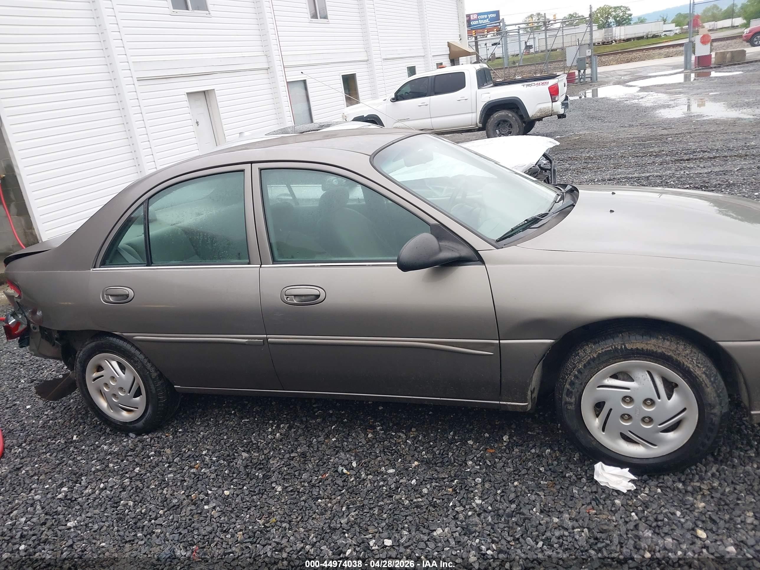 2002 Ford Escort Fleet Champagne vin: 3FAFP13P82R211606