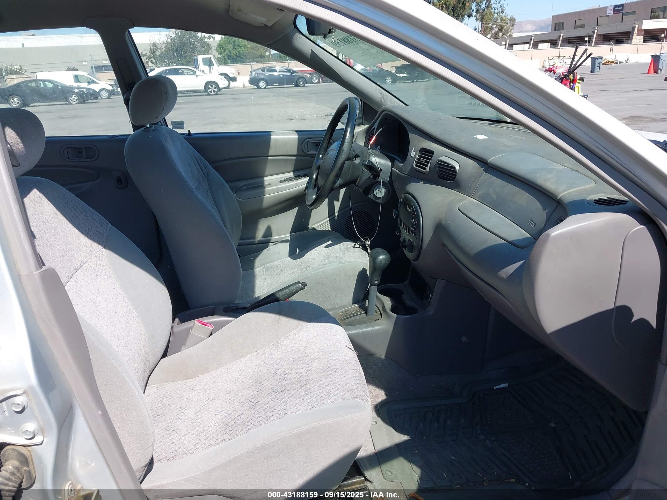 2000 Ford Escort   Silver vin: 3FAFP13P8YR233680