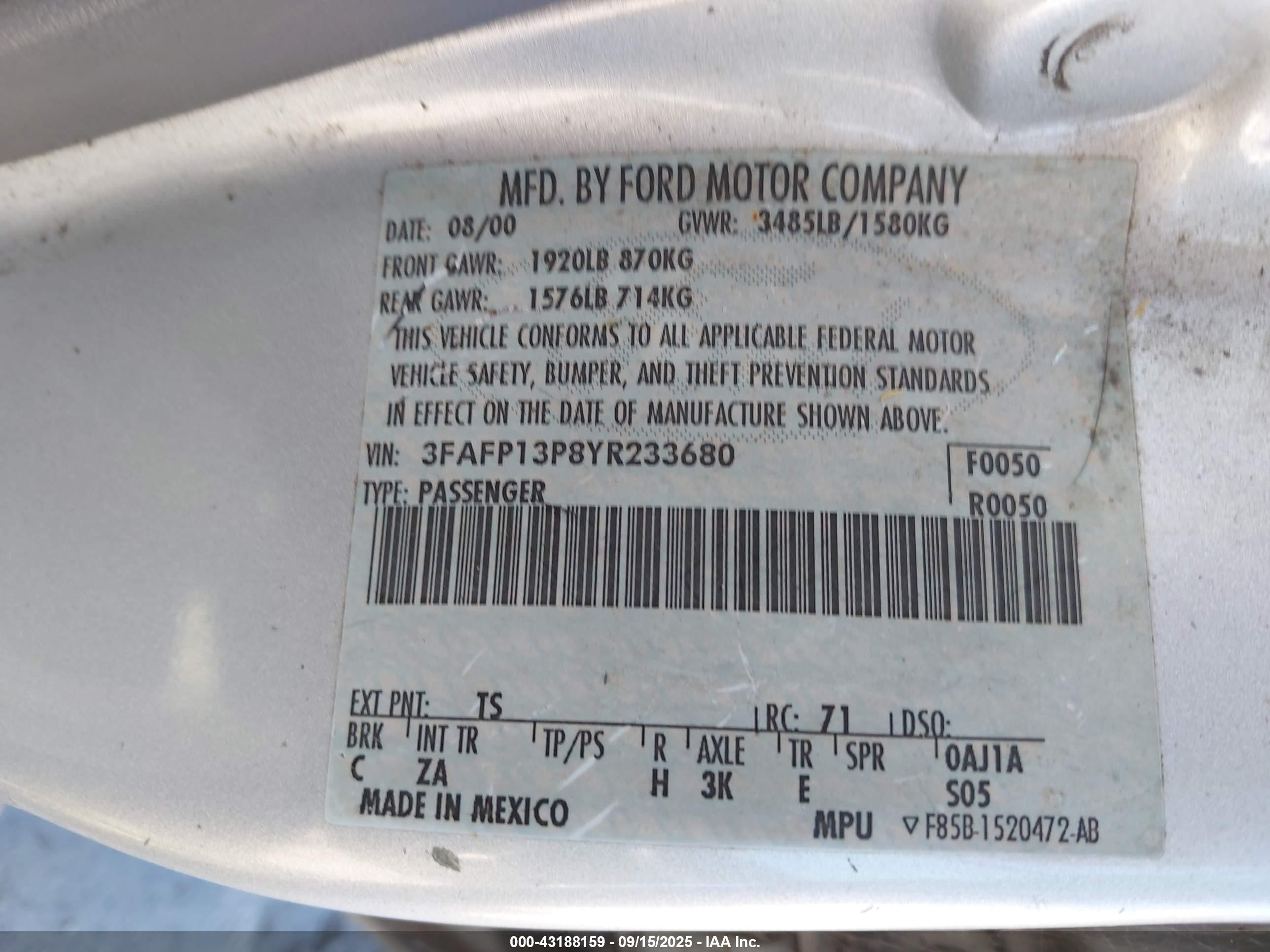 2000 Ford Escort   Silver vin: 3FAFP13P8YR233680