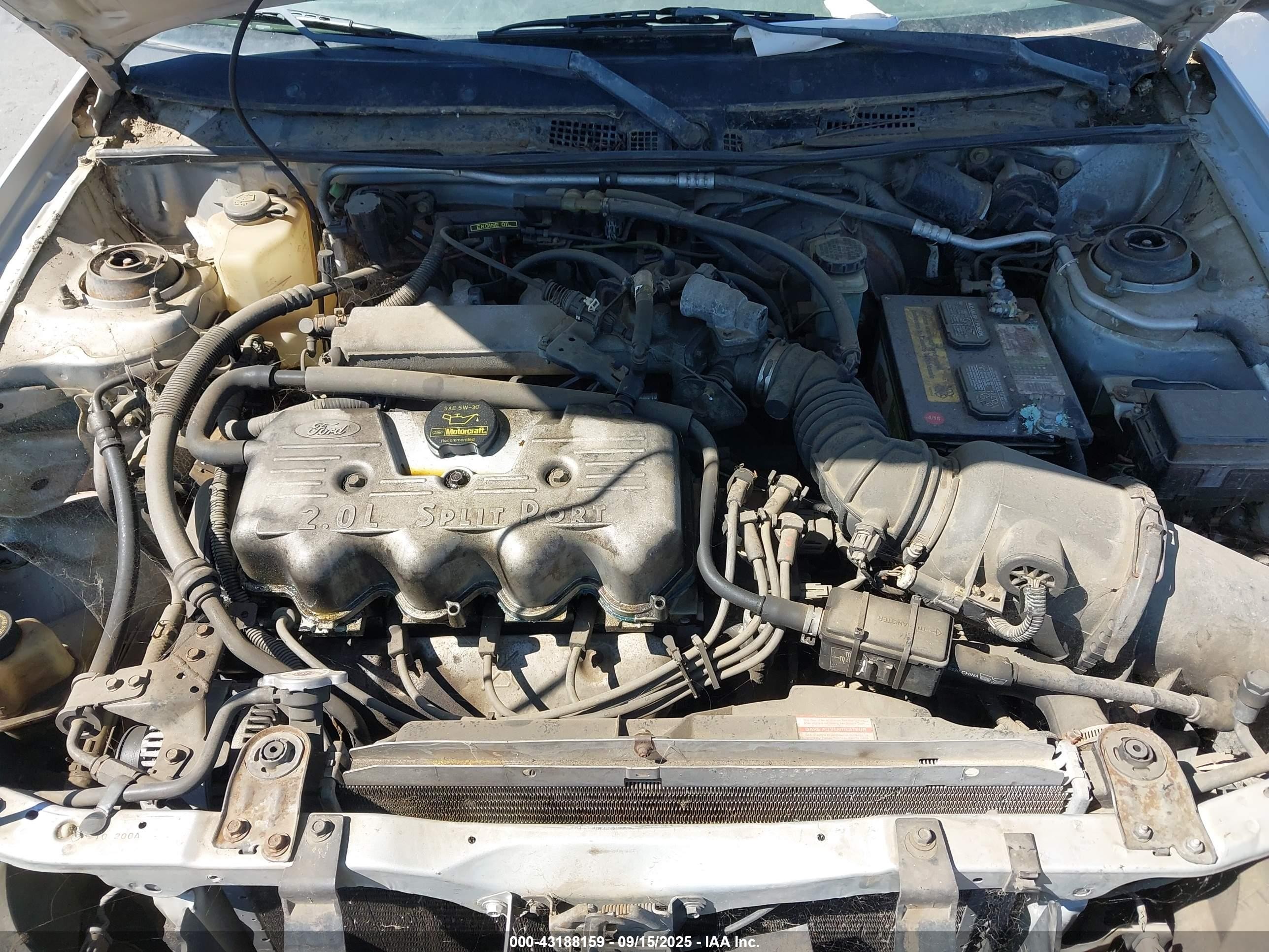 2000 Ford Escort   Silver vin: 3FAFP13P8YR233680