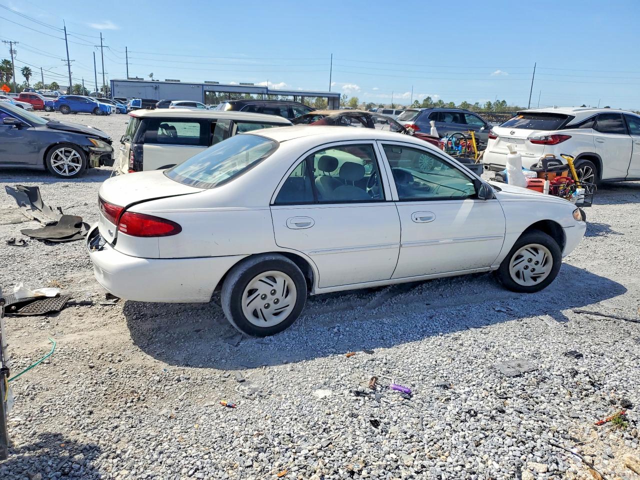 2001 Ford Escort Белый vin: 3FAFP13P91R105826