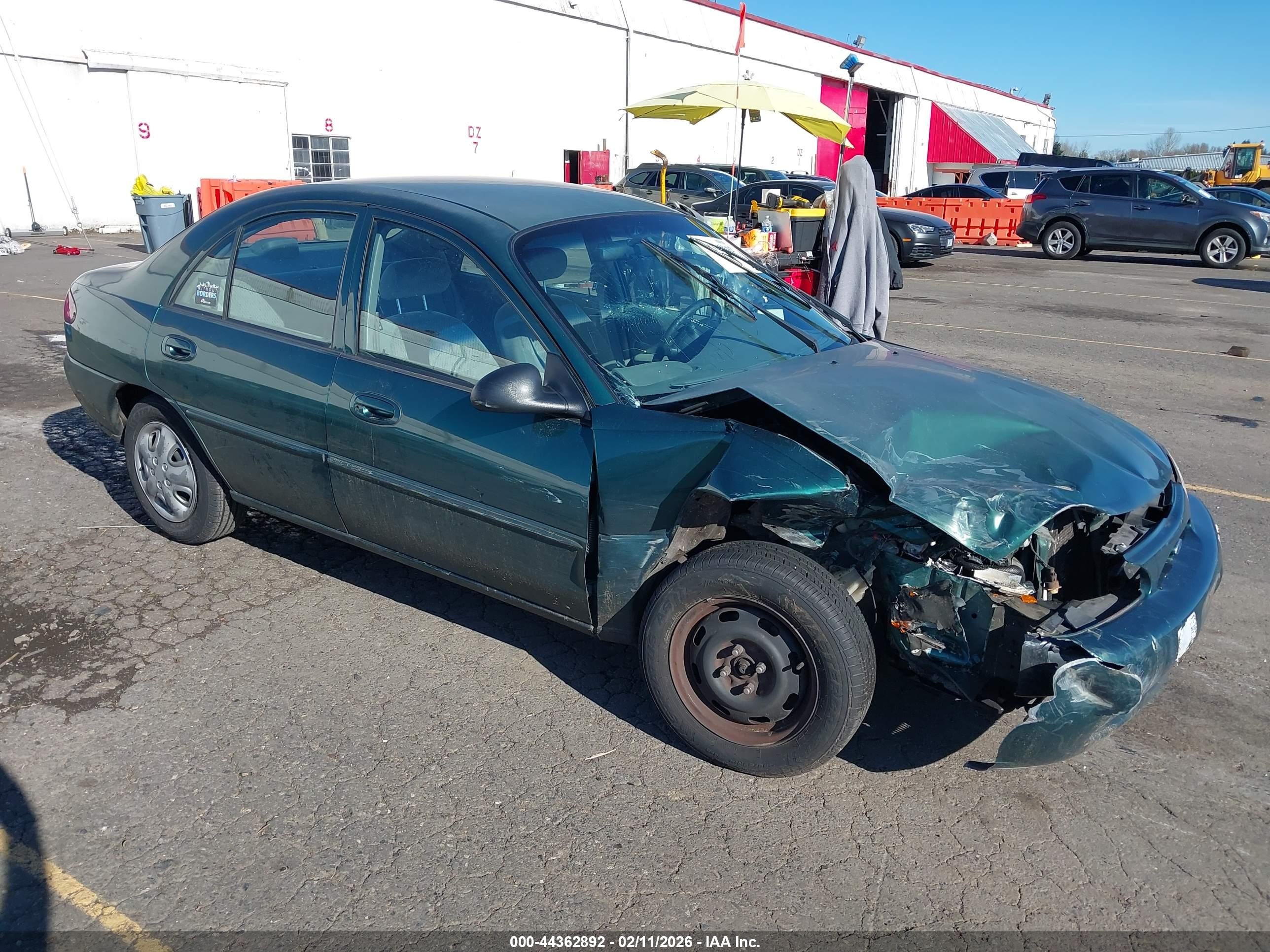 2001 Ford Escort   Green vin: 3FAFP13P91R137689